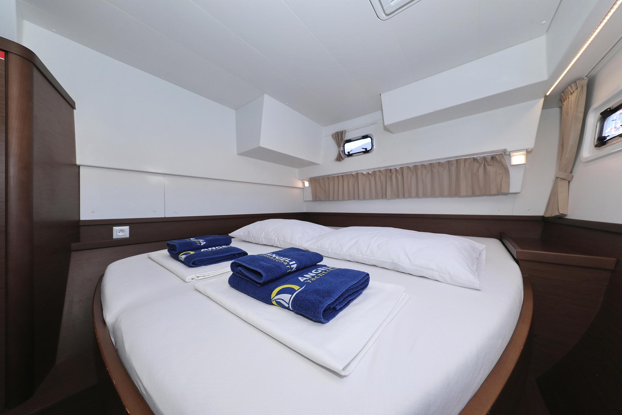 Lagoon 42 - 4 + 2 cab., picture 32