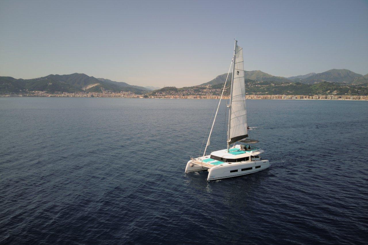 Dufour 48 Catamaran - 5 + 1 cab., picture 1