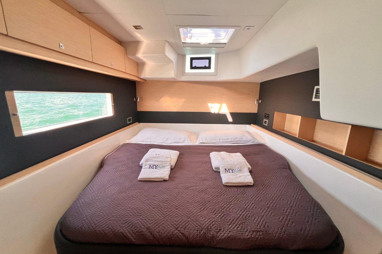 Dufour 48 Catamaran - 5 + 1 cab., picture 11