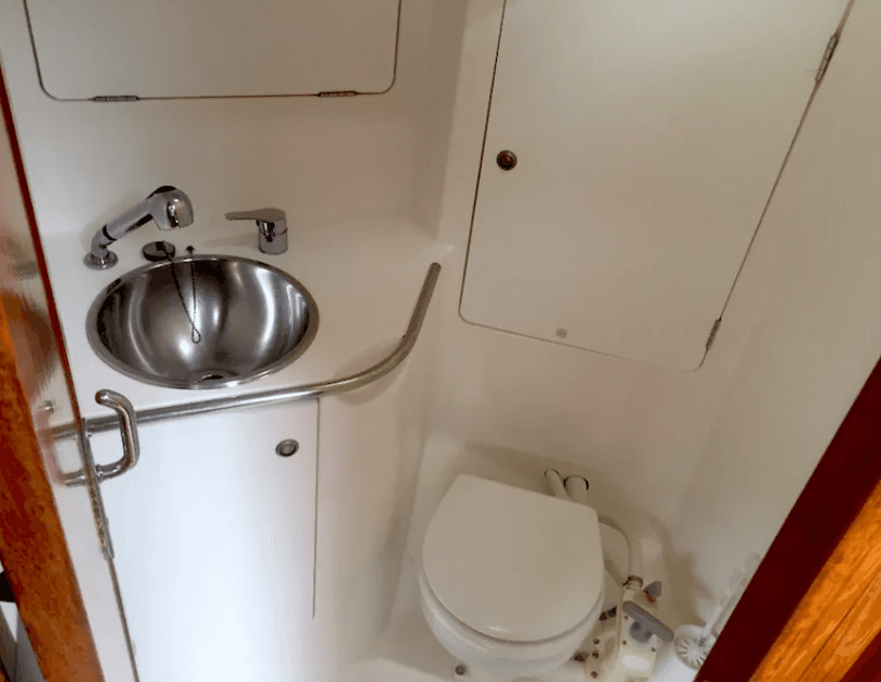 Sun Odyssey 42.2, picture 8