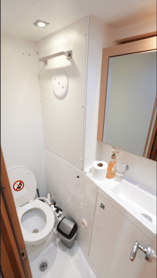 Lagoon 39, picture 8