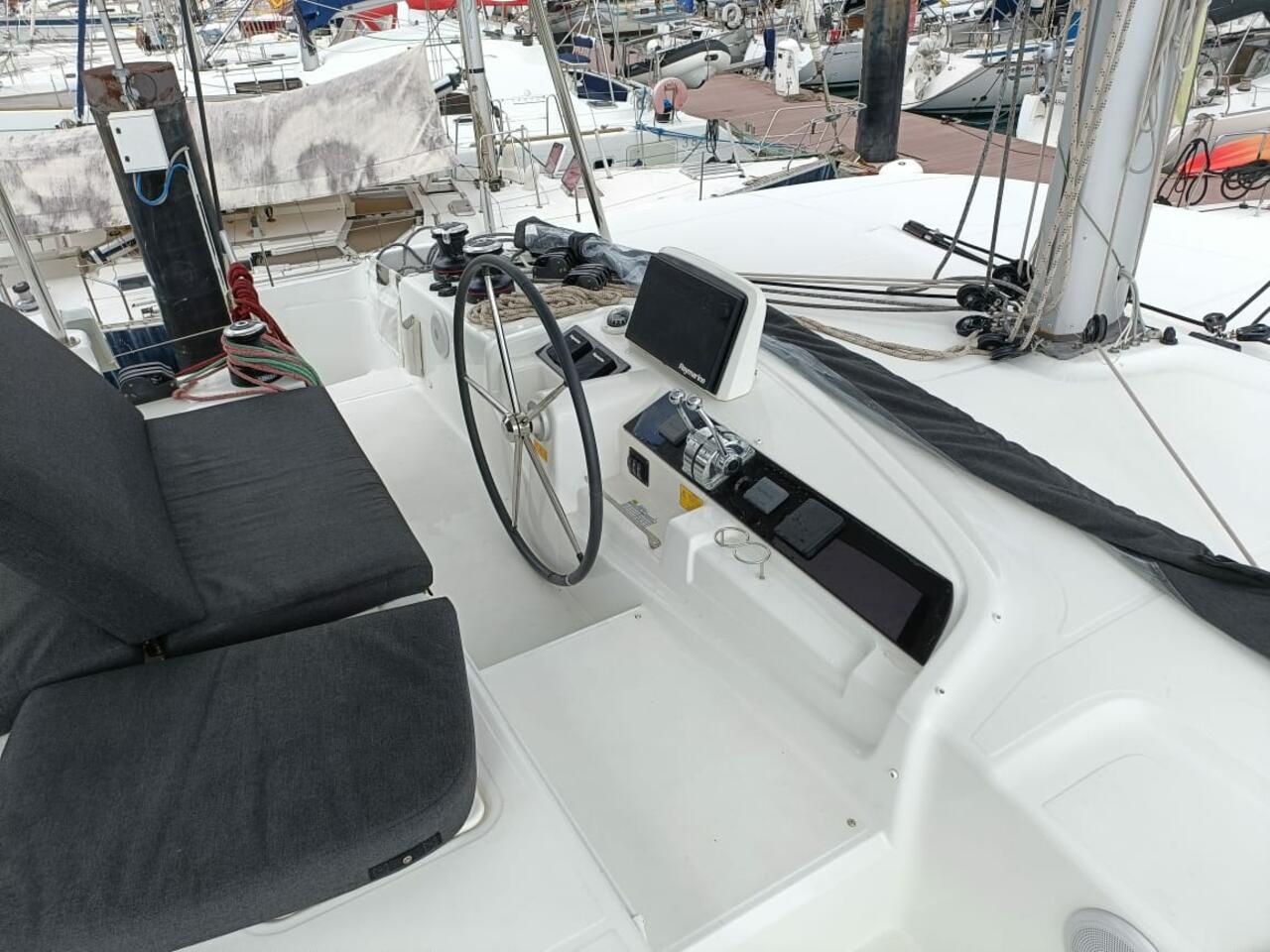 Lagoon 46 - 4 + 2 cab., picture 11