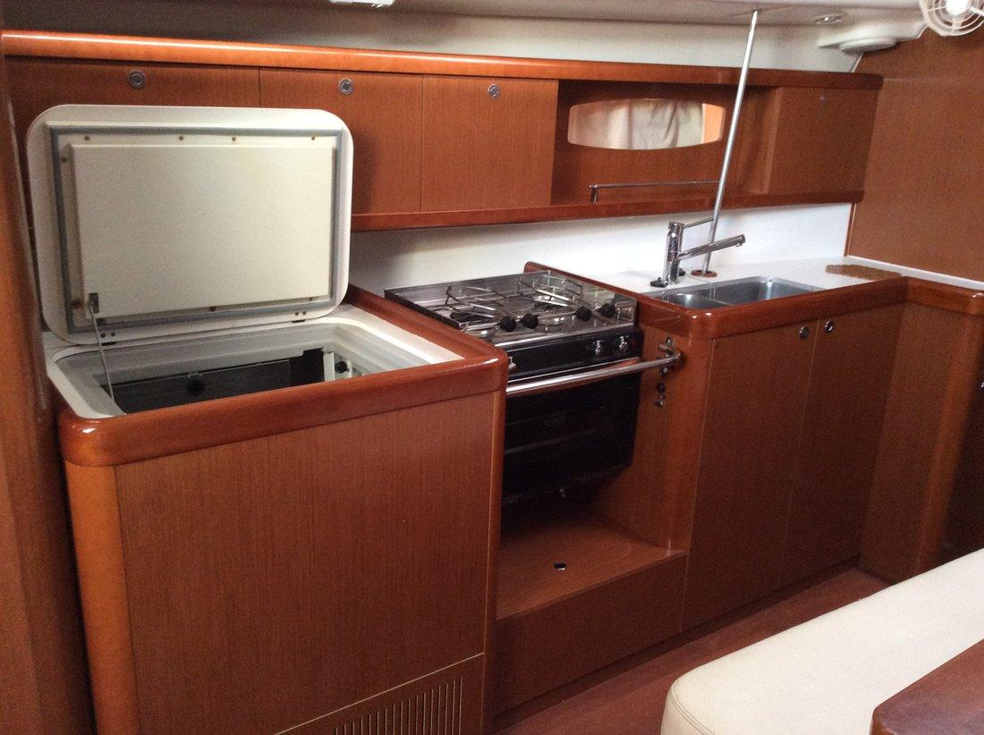 Oceanis 43, picture 6