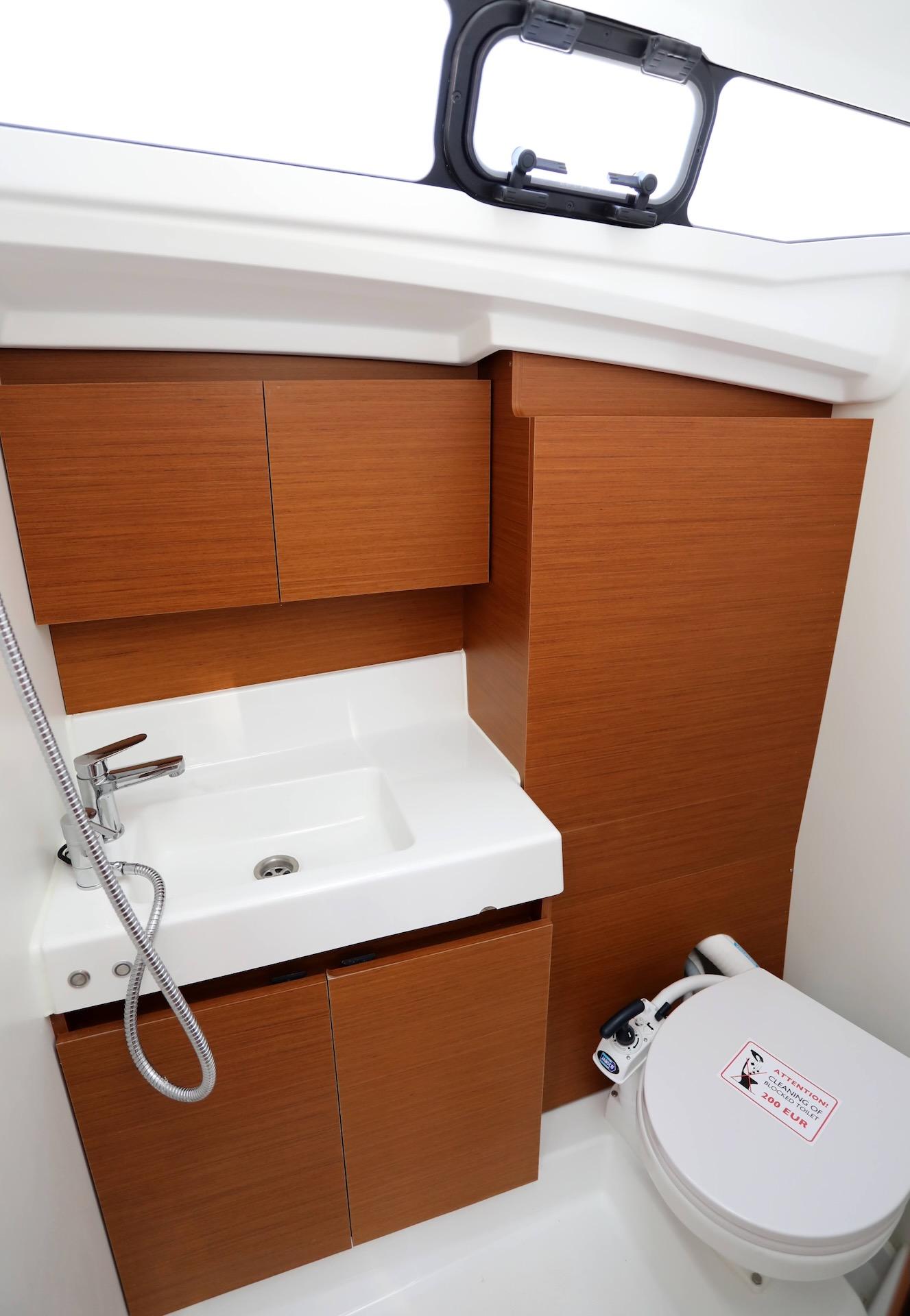 Sun Odyssey 380 - 3 cab., picture 12