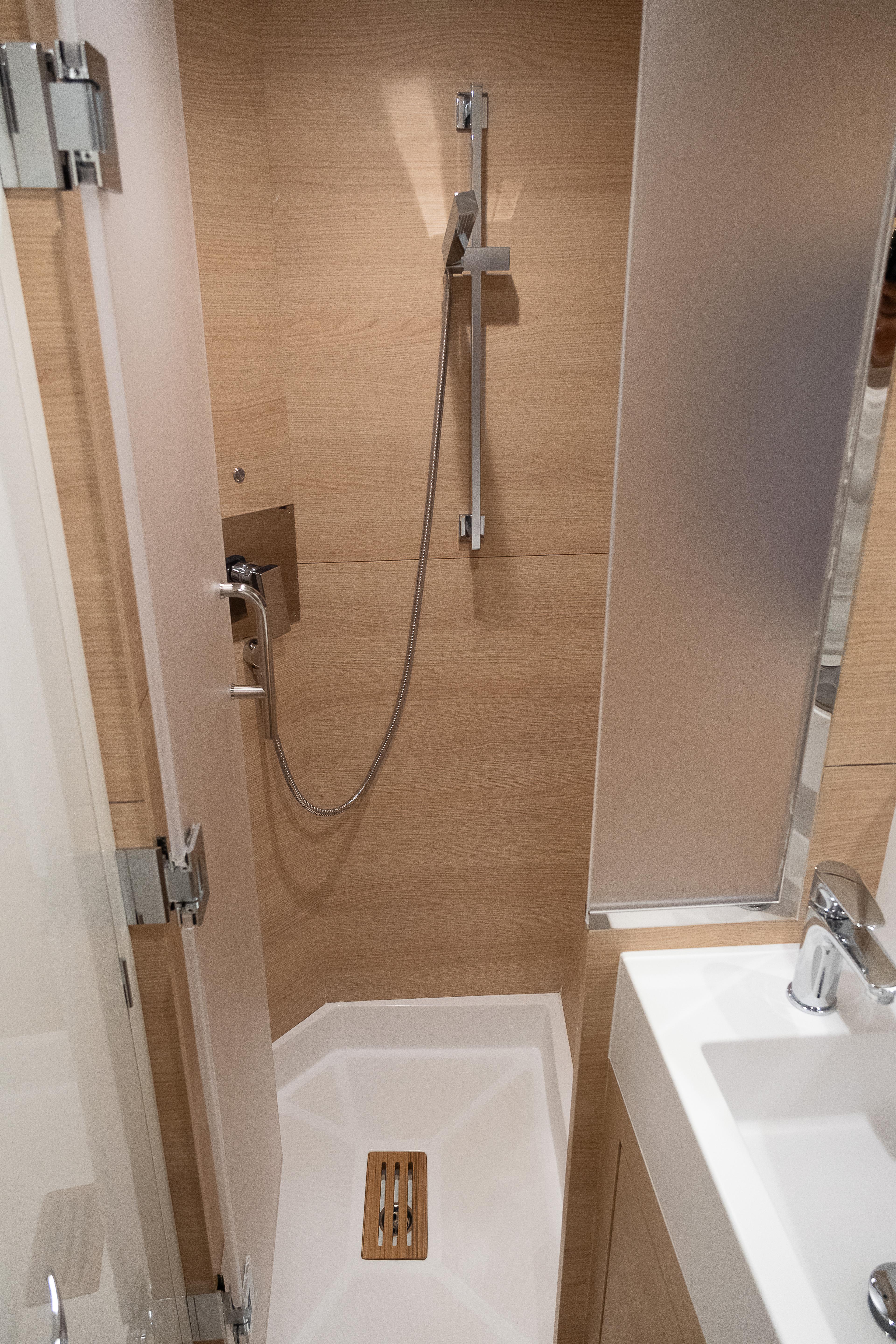 Aventura 45, picture 27