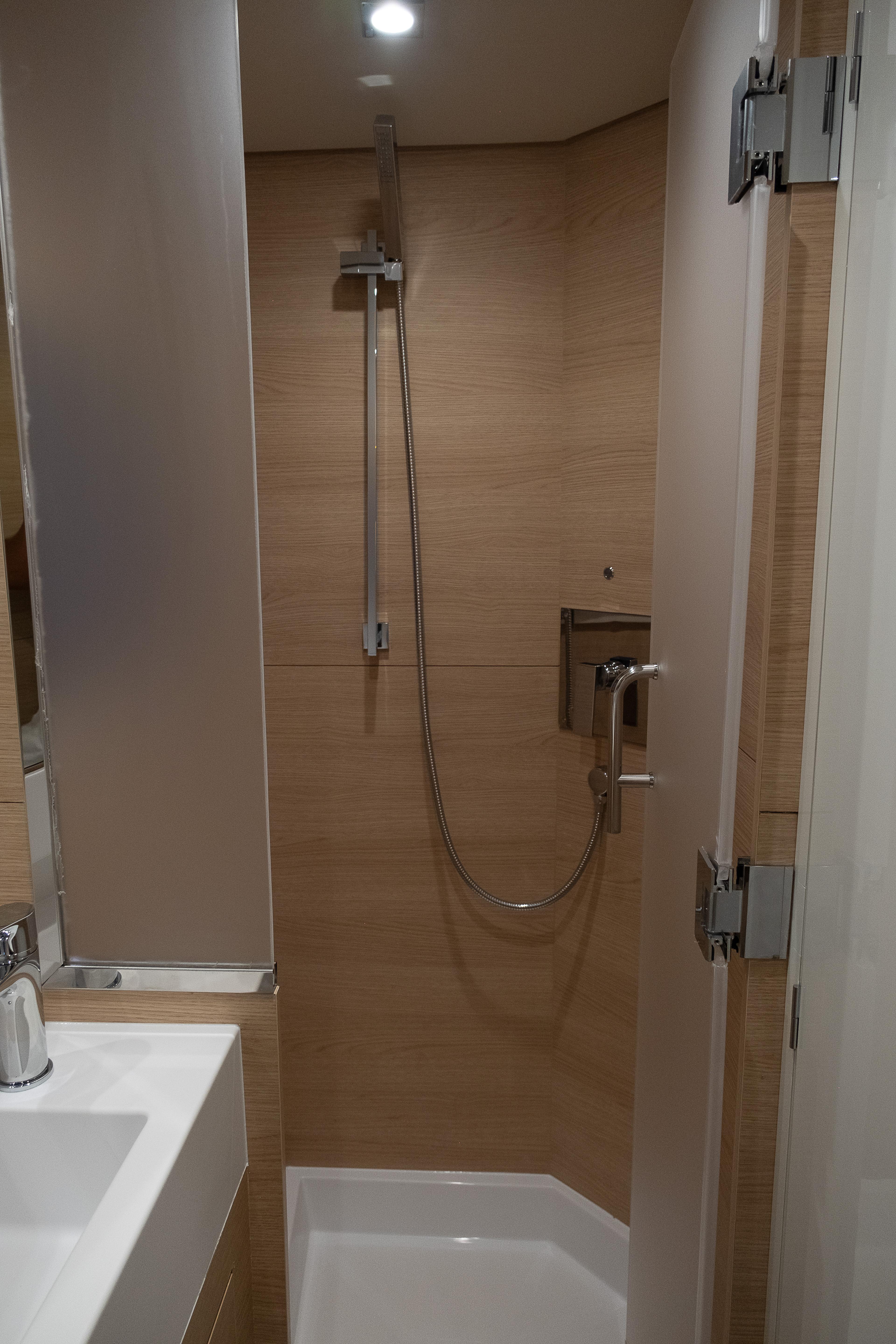 Aventura 45, picture 25