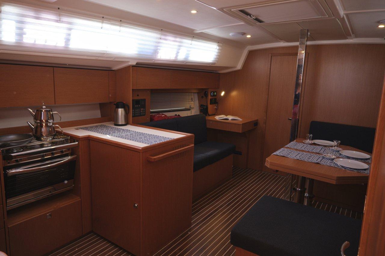 Bavaria C42, picture 9