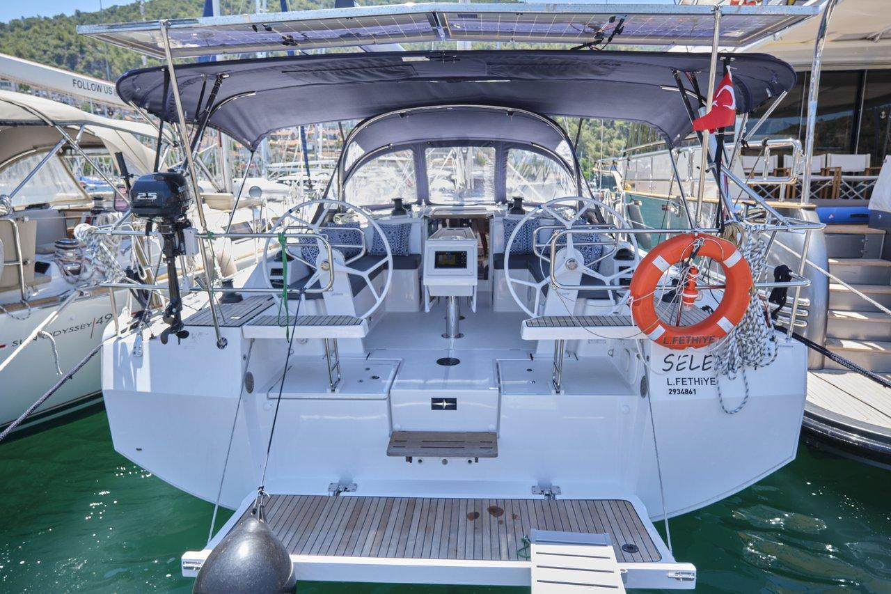 Bavaria C42, picture 5