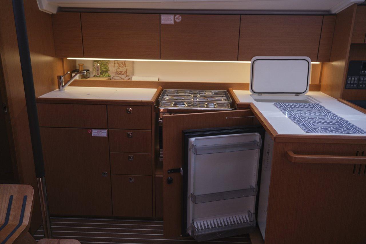 Bavaria C42, picture 10