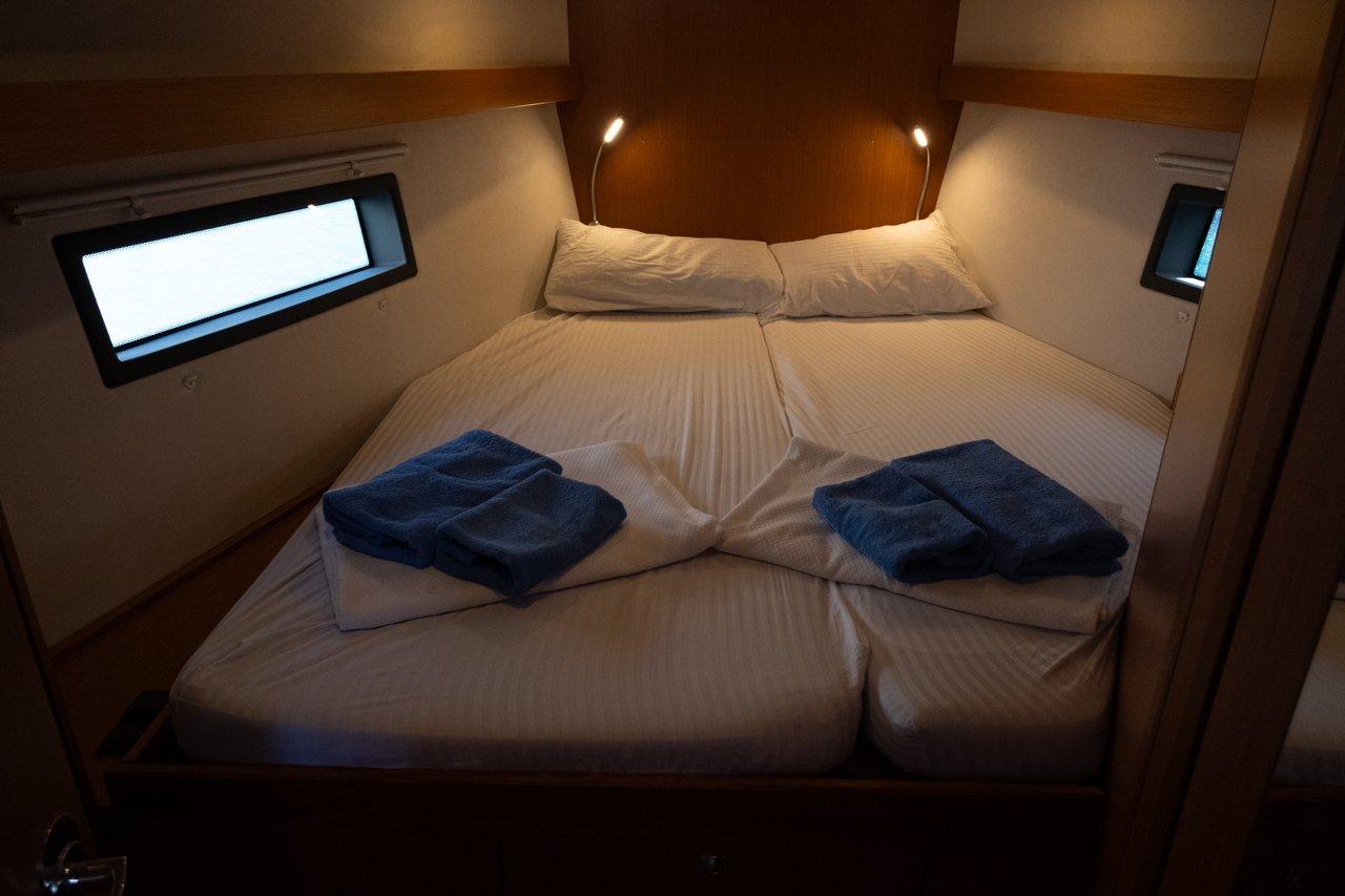 Bavaria C42, picture 13