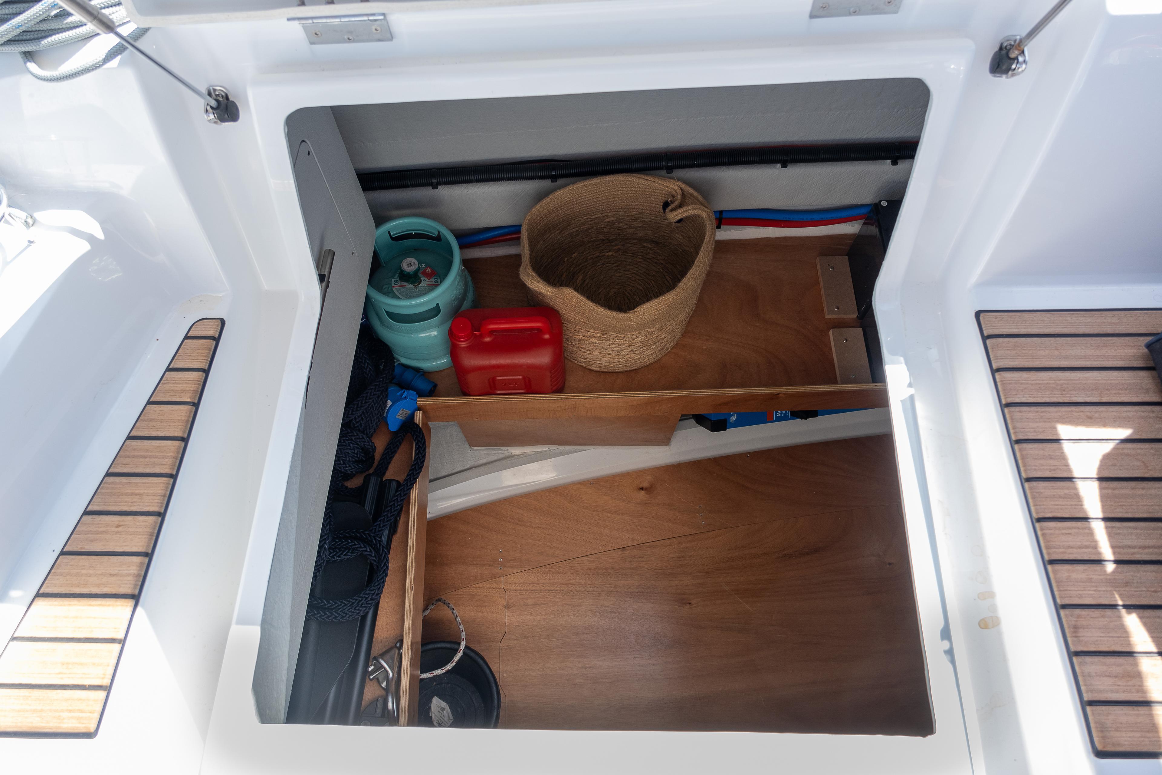 Oceanis 34.1, picture 19