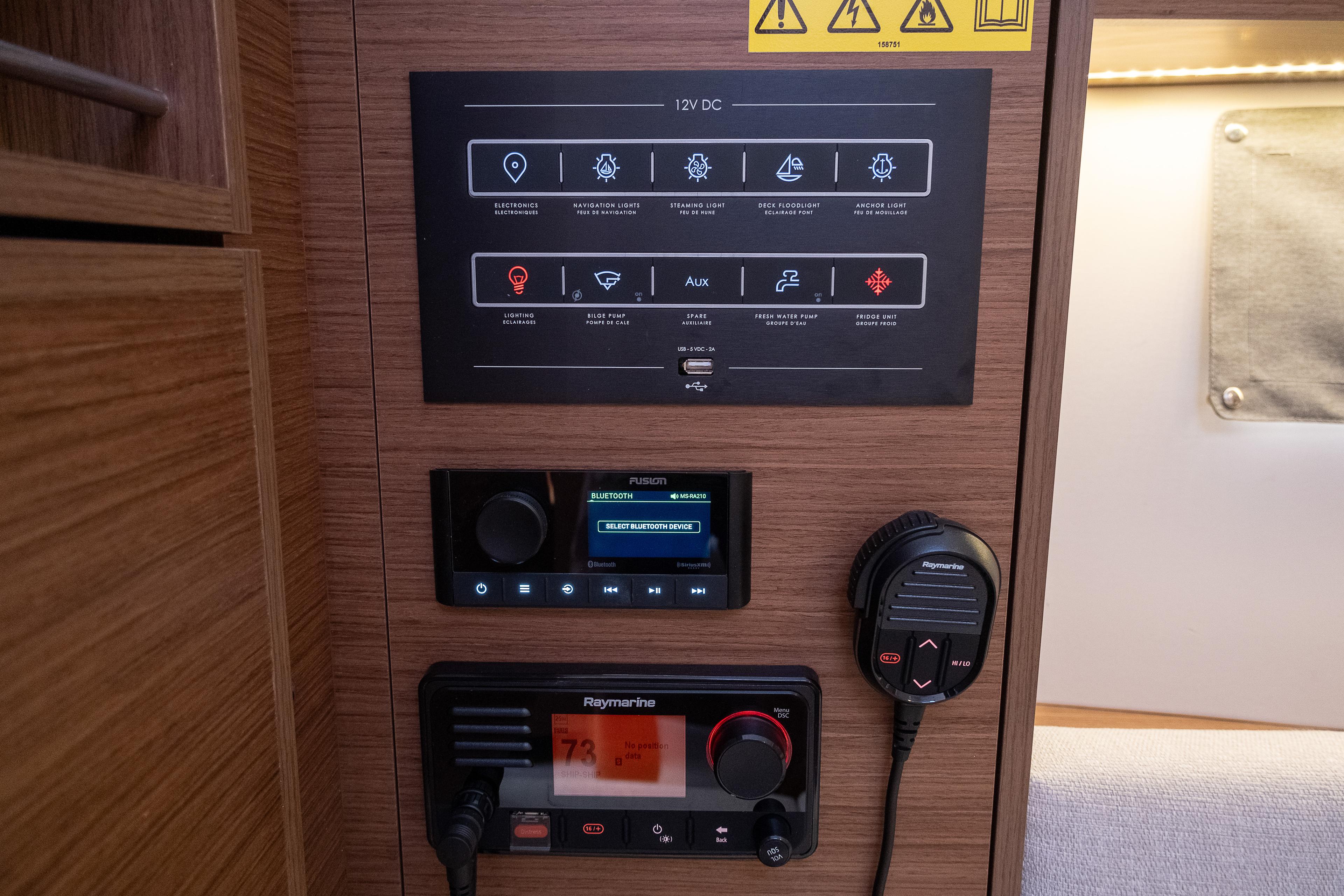 Oceanis 34.1, picture 16