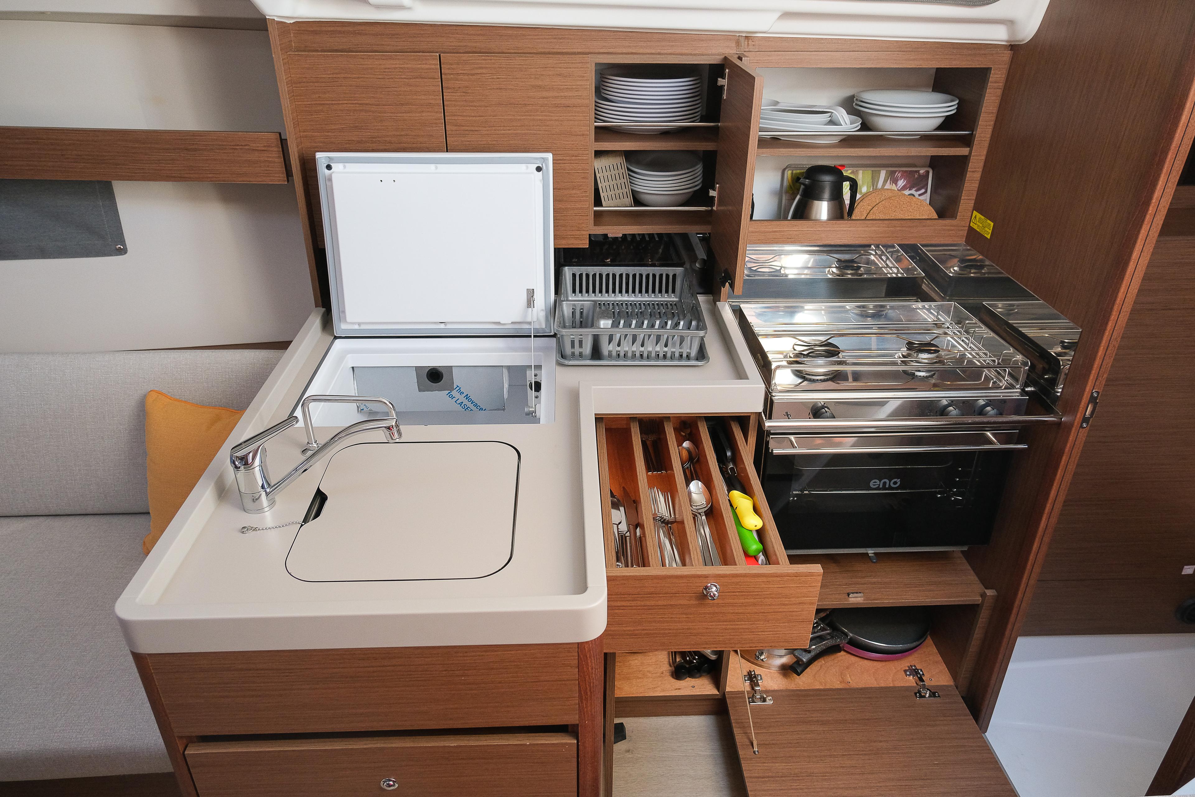 Oceanis 34.1, picture 9