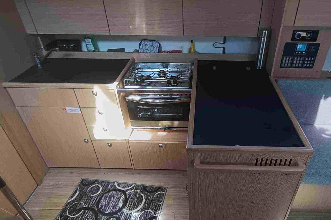 Bavaria C38 - Le petit Mami, picture 9