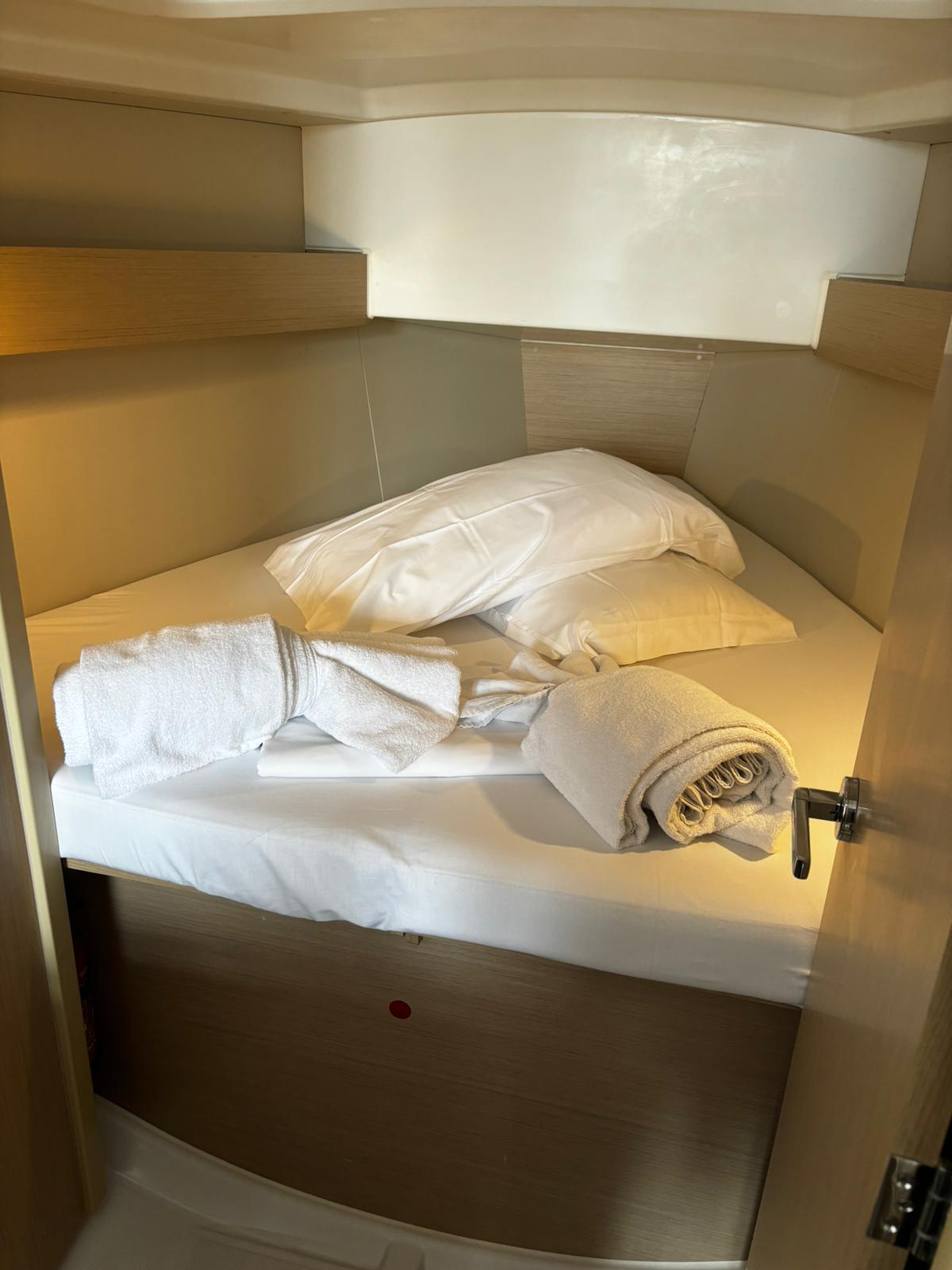 Oceanis 30.1, picture 7