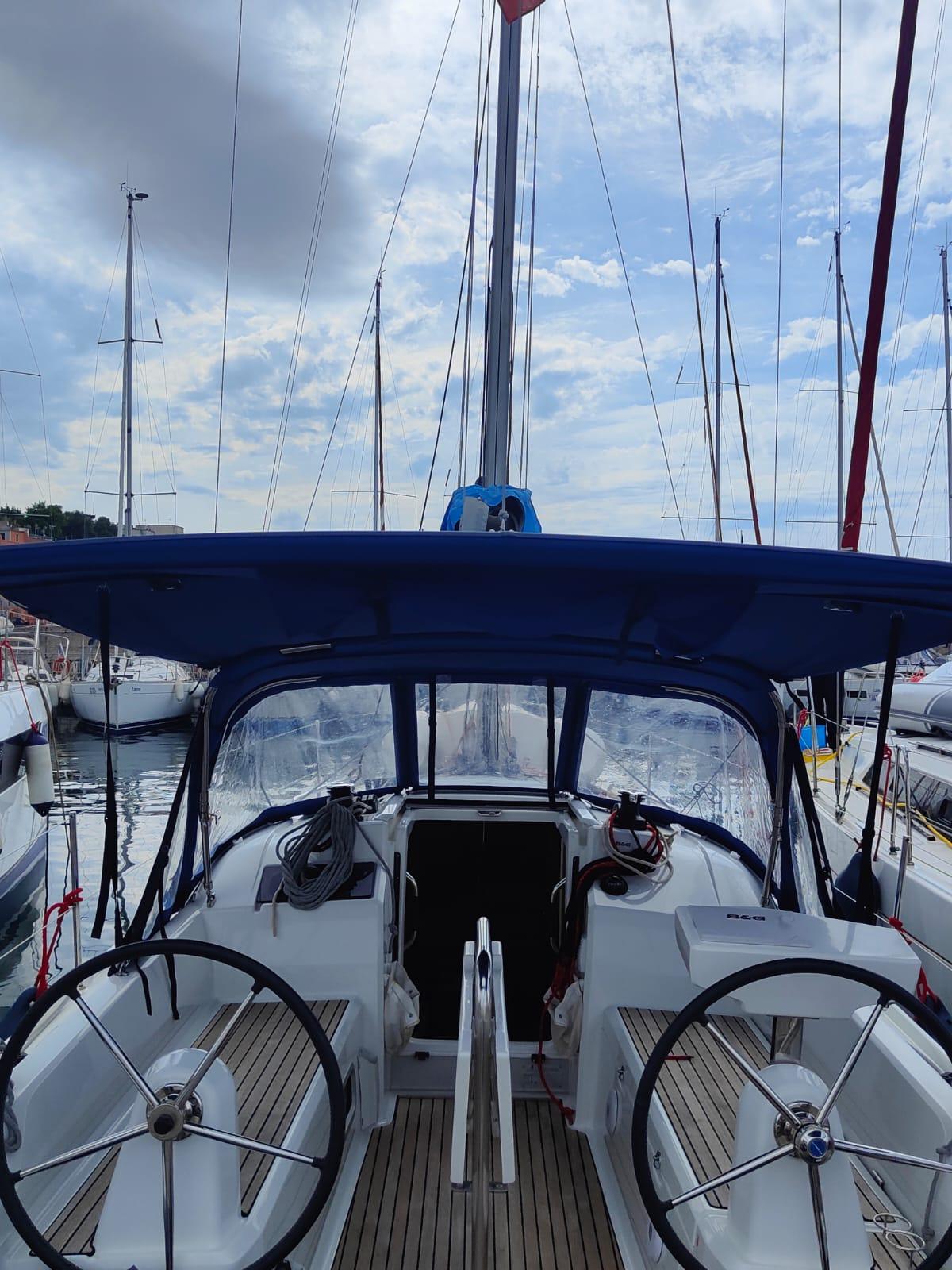 Oceanis 30.1, picture 4