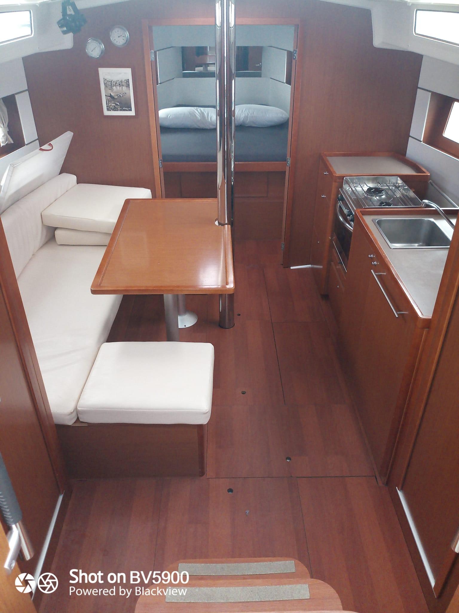 Oceanis 38.1, picture 5