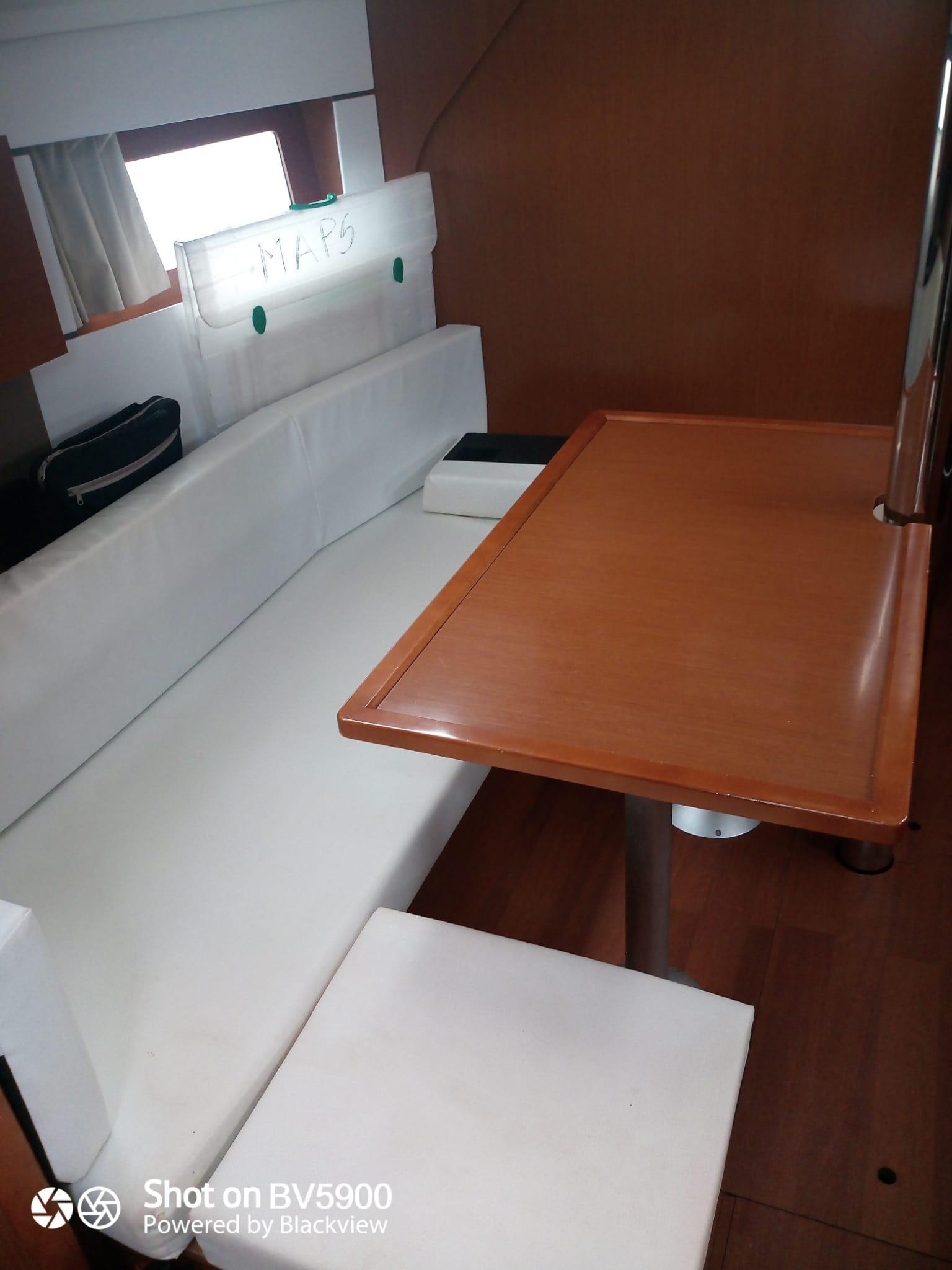 Oceanis 38 - 3 cab., picture 5