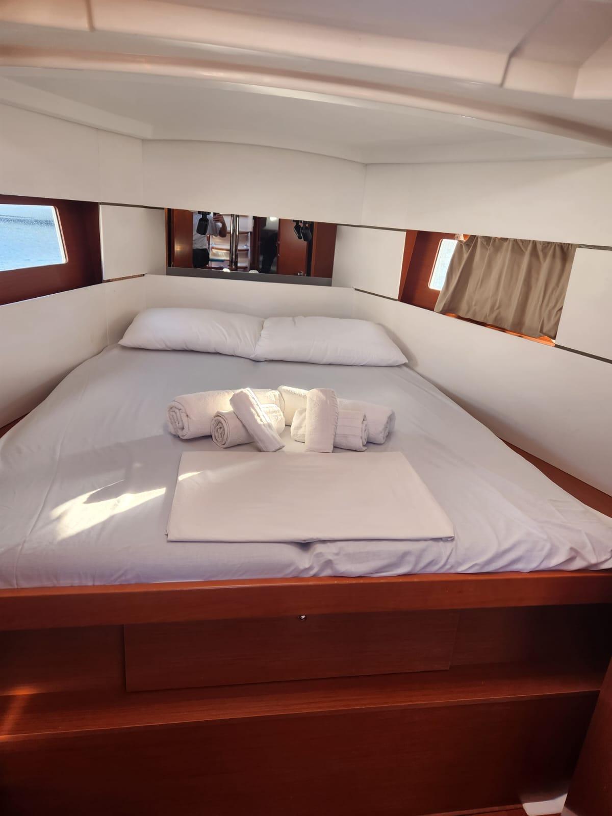 Oceanis 38 - 3 cab., picture 10