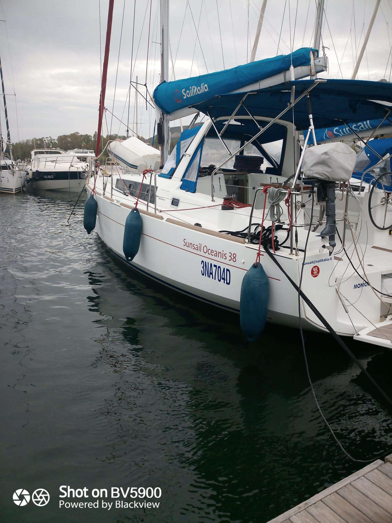 Oceanis 38 - 3 cab., picture 3