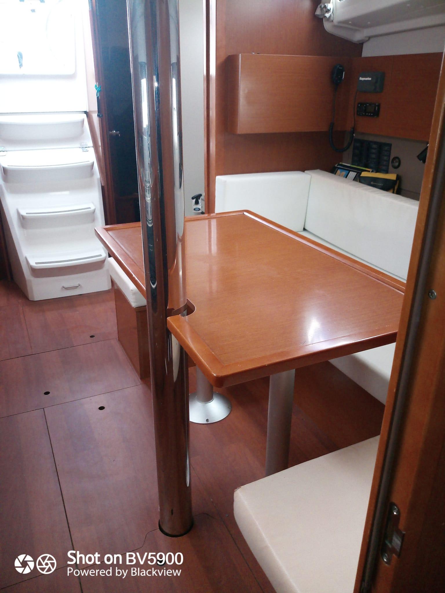 Oceanis 38 - 3 cab., picture 8