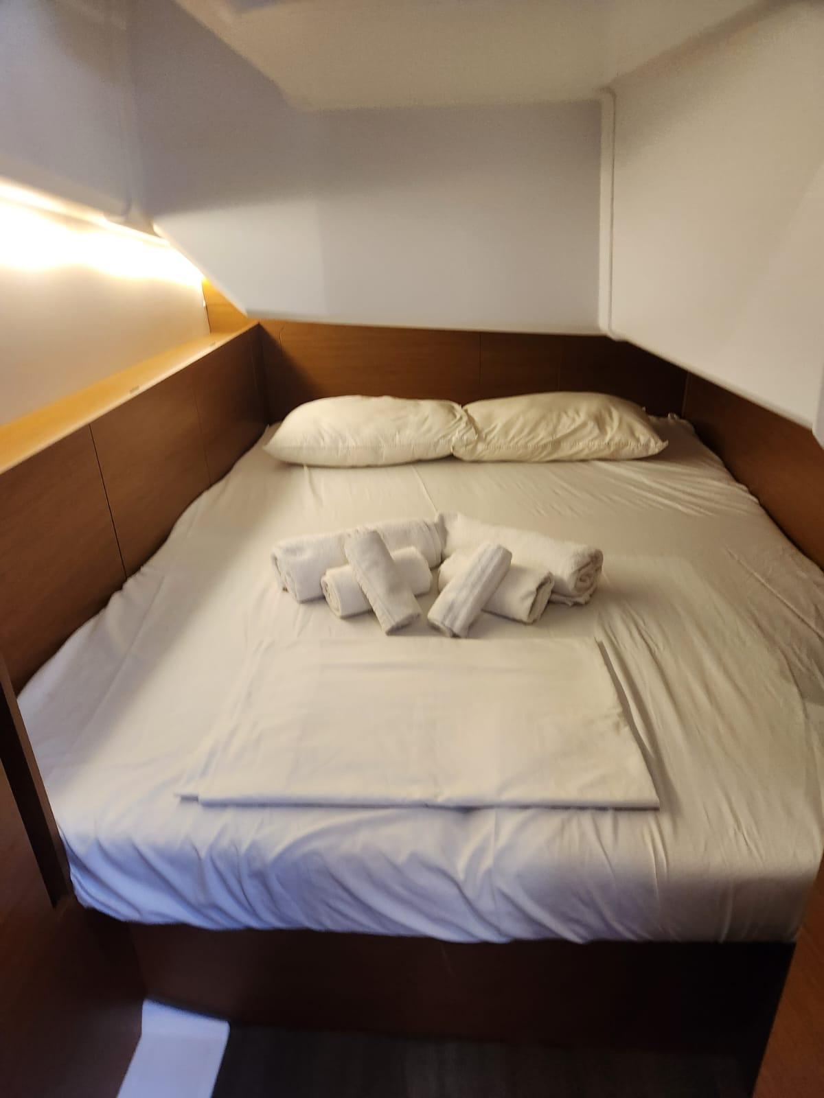 Oceanis 38 - 3 cab., picture 11