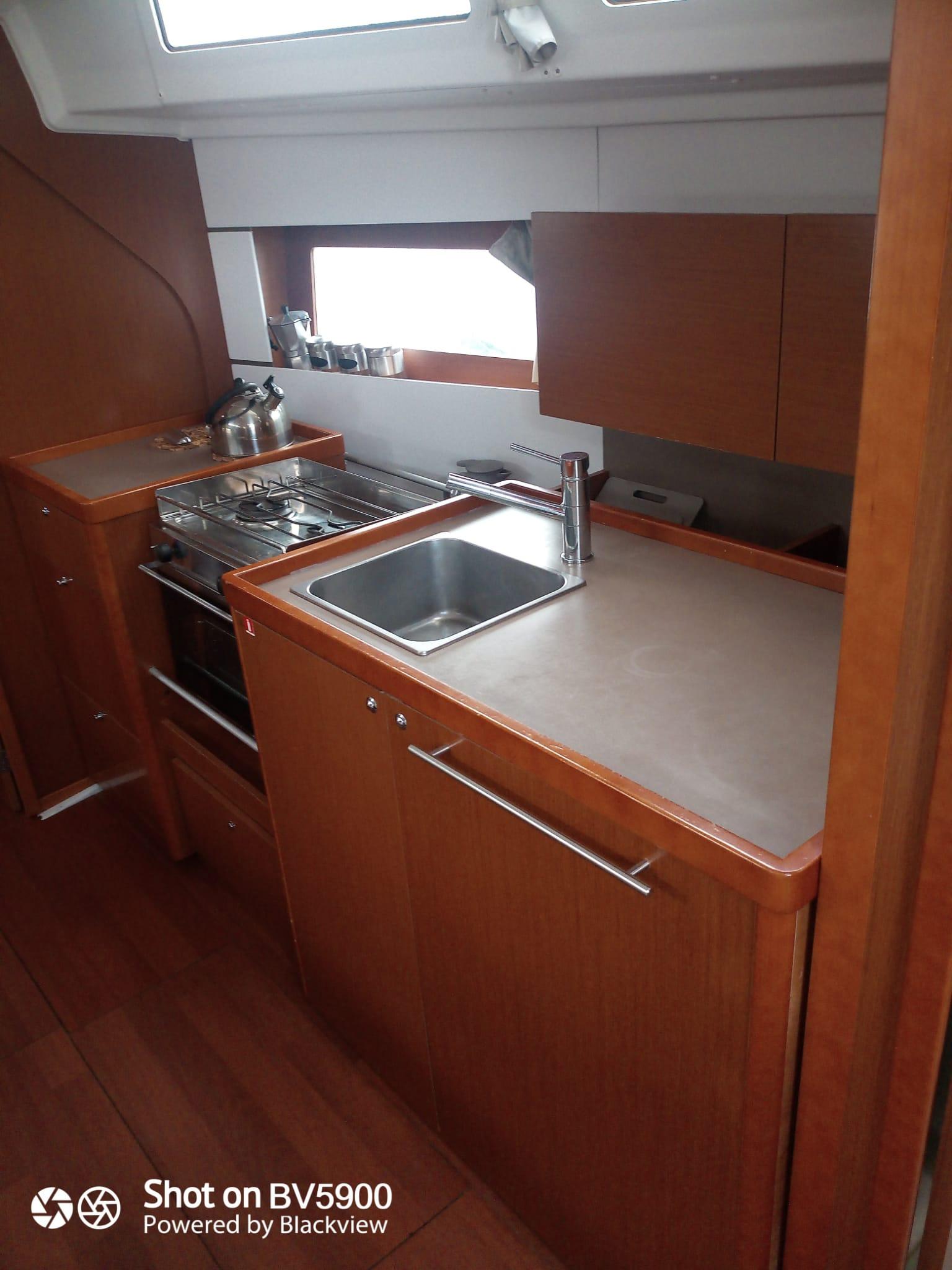 Oceanis 38 - 3 cab., picture 6