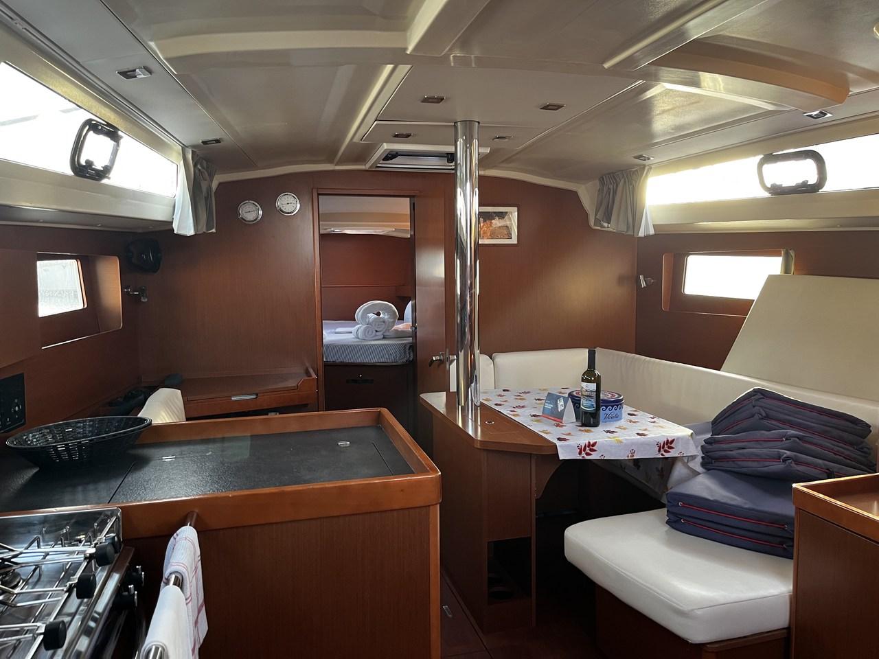 Oceanis 41.1, picture 7