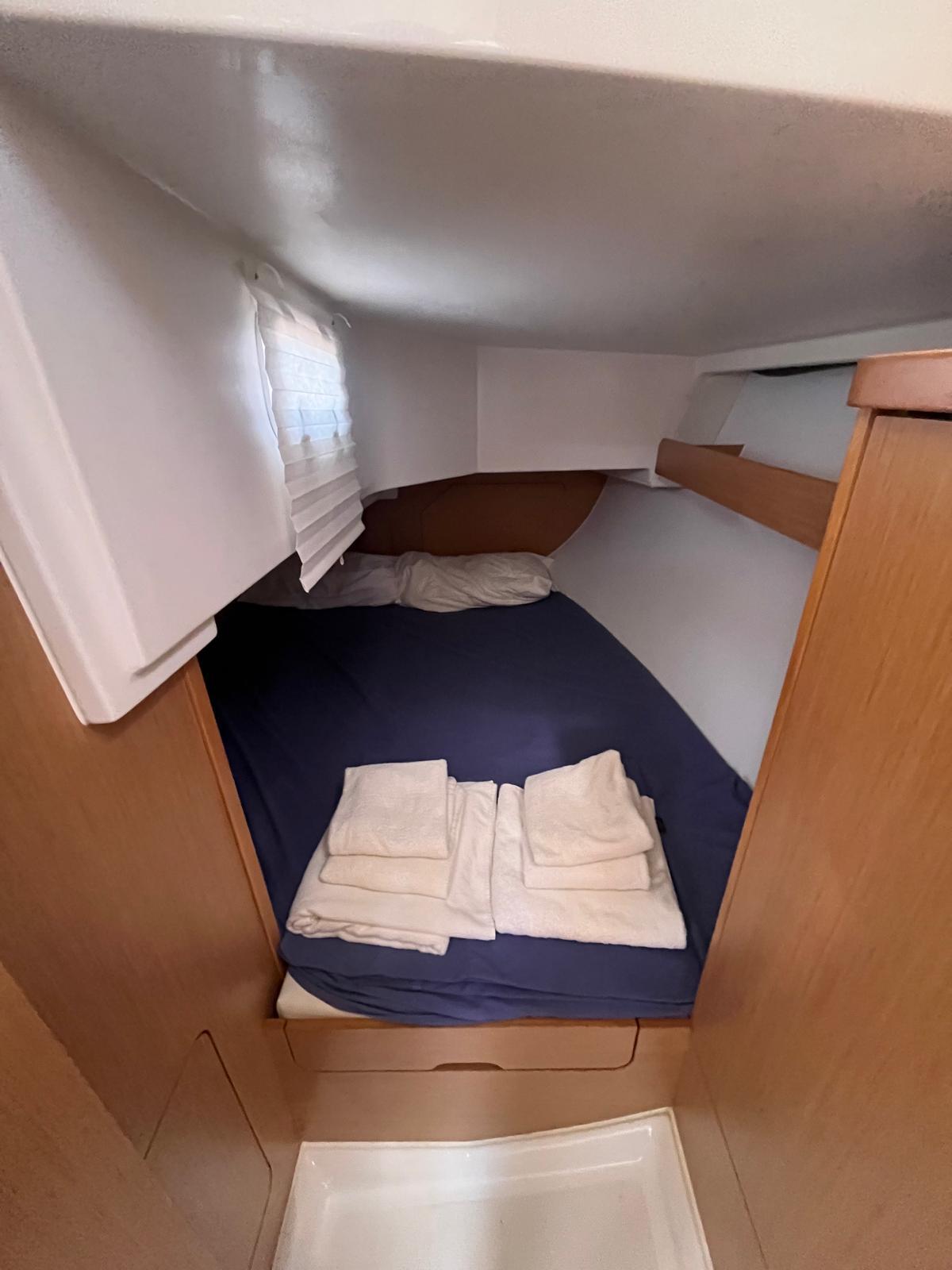 Sun Odyssey 319 - 2 cab., picture 8