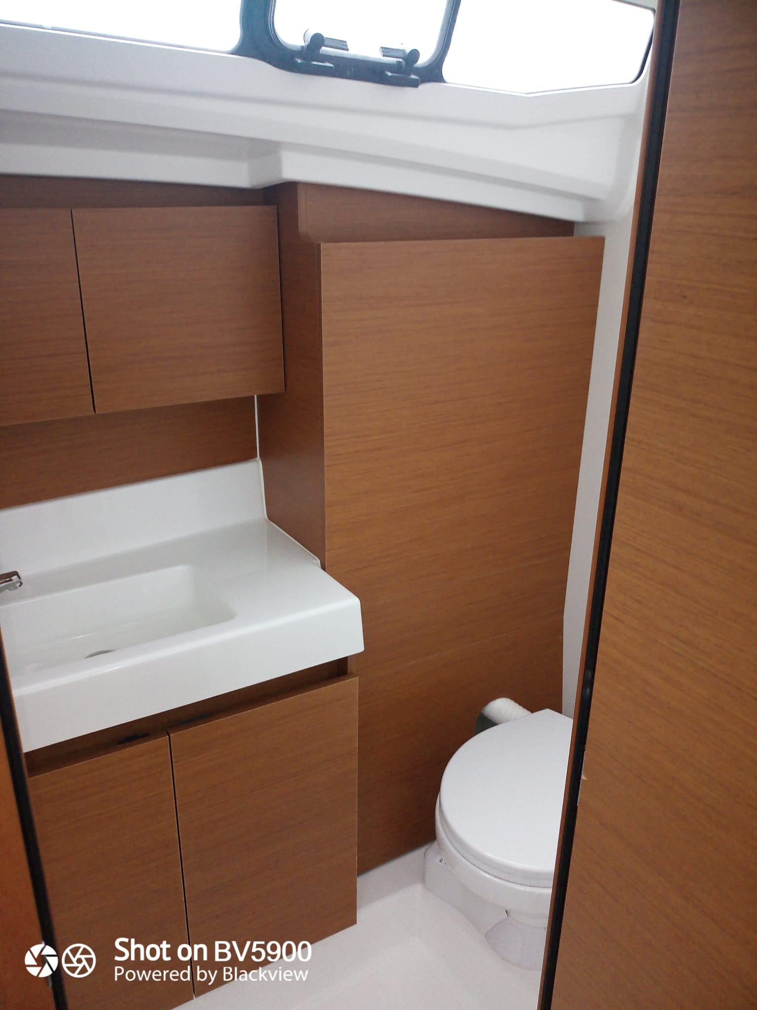 Sun Odyssey 380 - 3 cab., picture 3