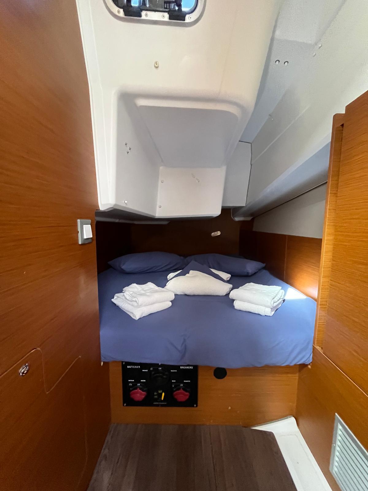 Sun Odyssey 380 - 3 cab., picture 4