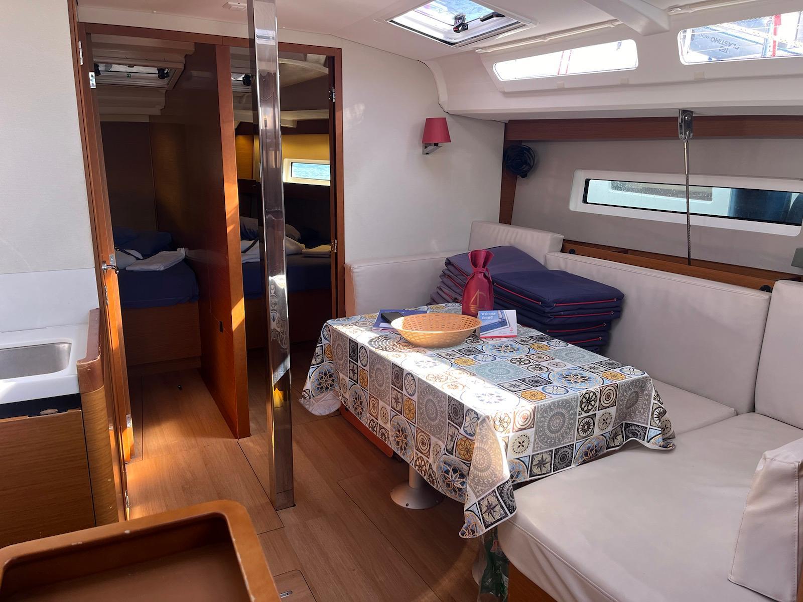 Sun Odyssey 440 - 4 cab., picture 8