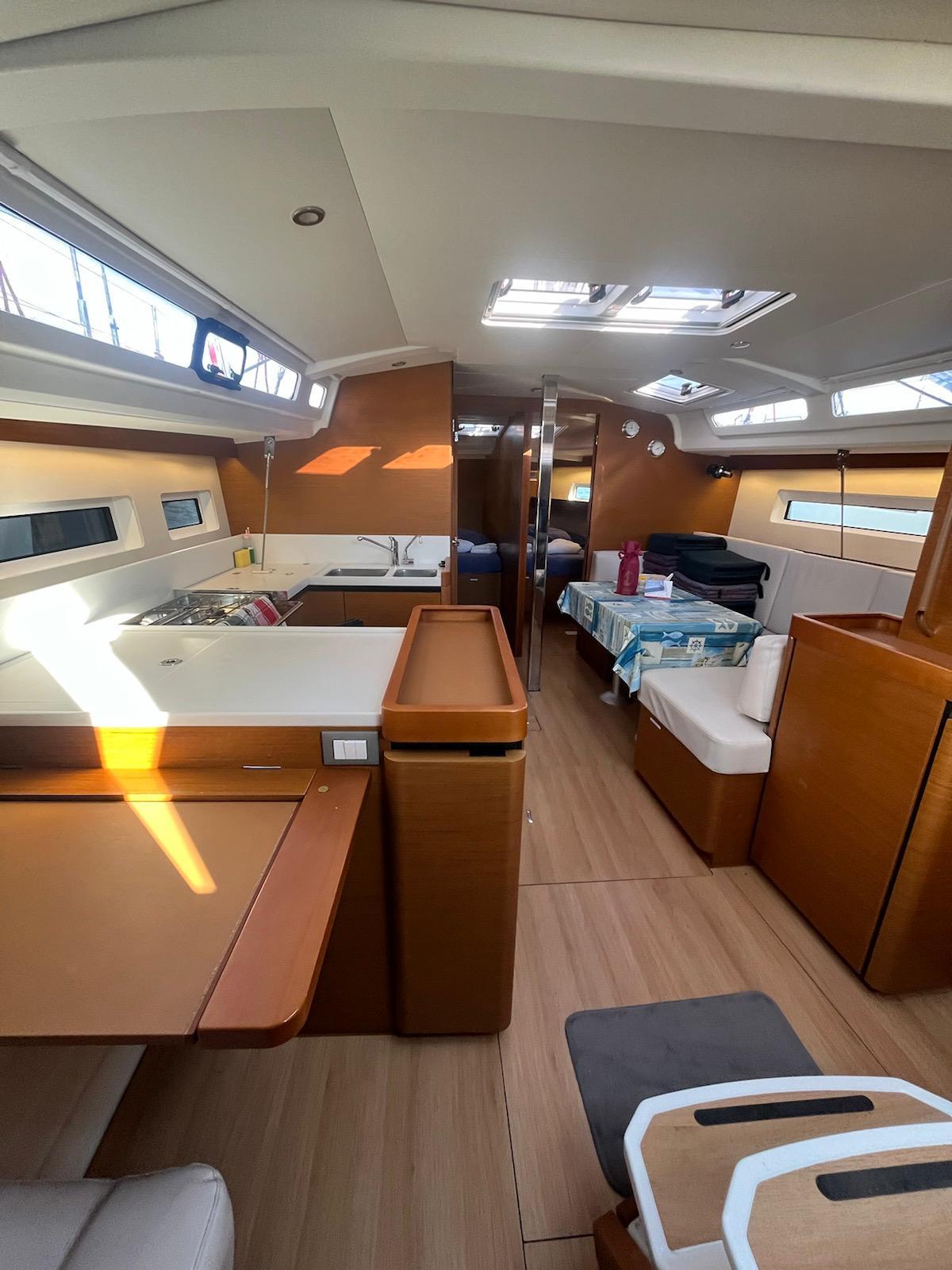 Sun Odyssey 440 - 4 cab., picture 4