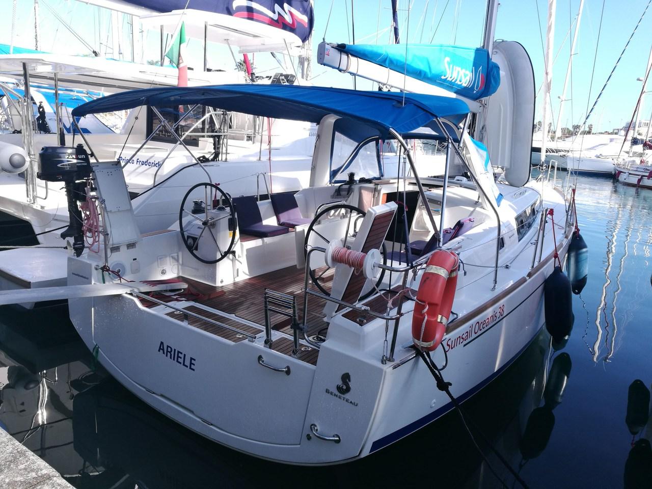 Oceanis 38.1, picture 1