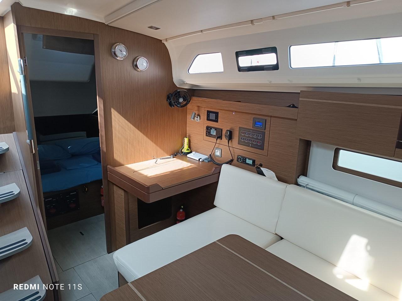Oceanis 40.1, picture 9