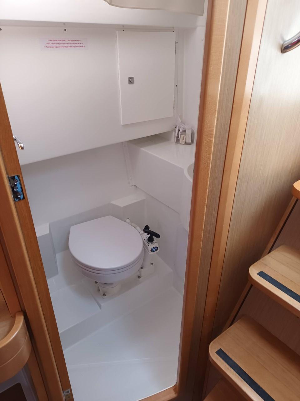 Sun Odyssey 319 - 2 cab., picture 9