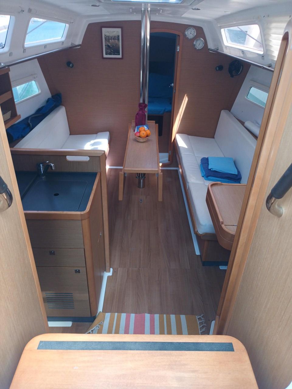 Sun Odyssey 319 - 2 cab., picture 3