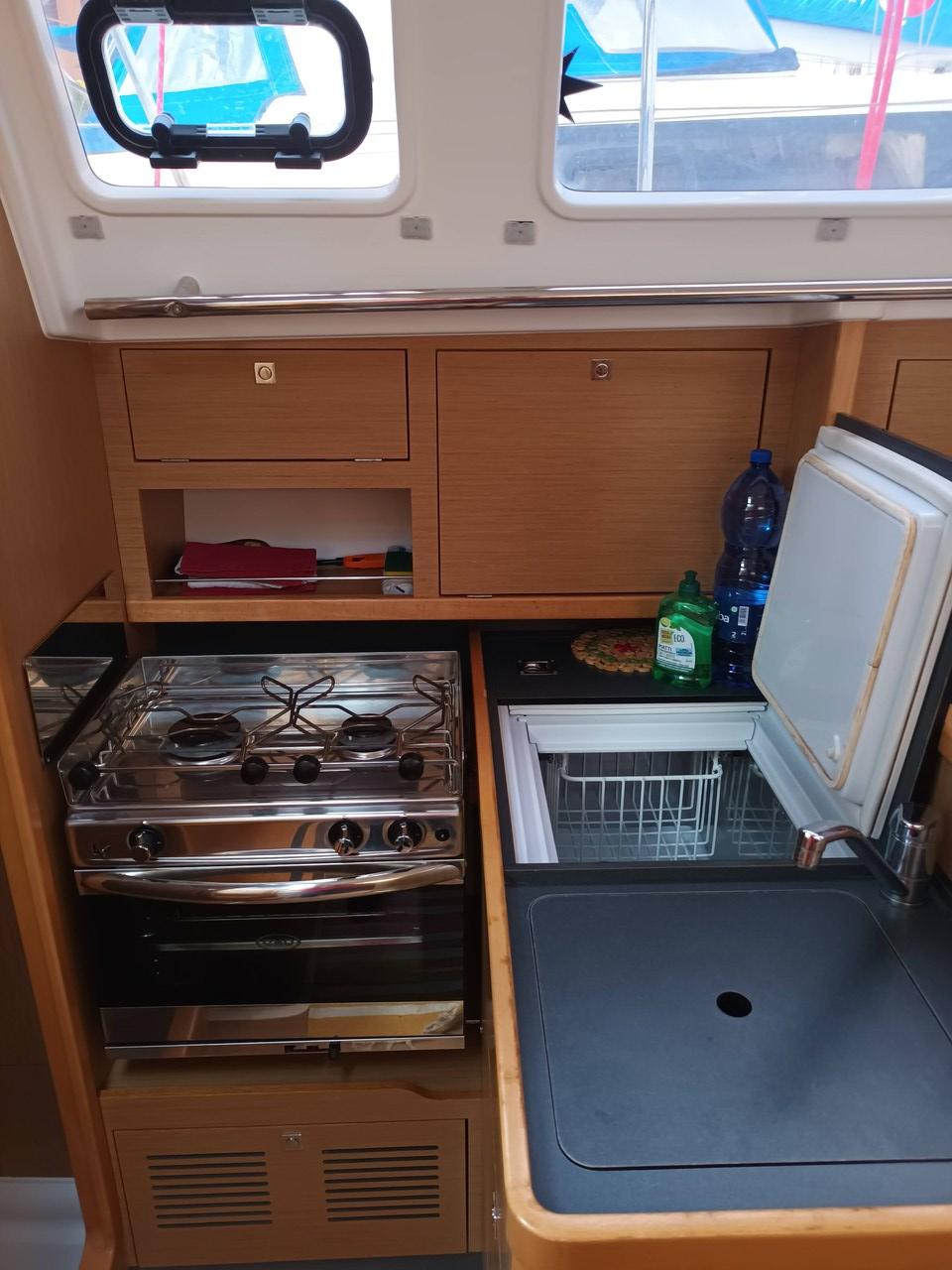 Sun Odyssey 319 - 2 cab., picture 6