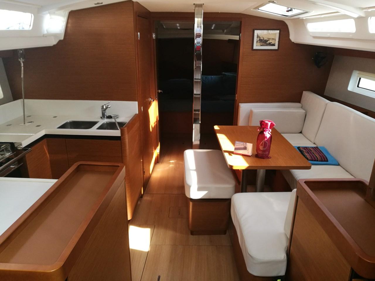 Sun Odyssey 440 - 4 cab., picture 4