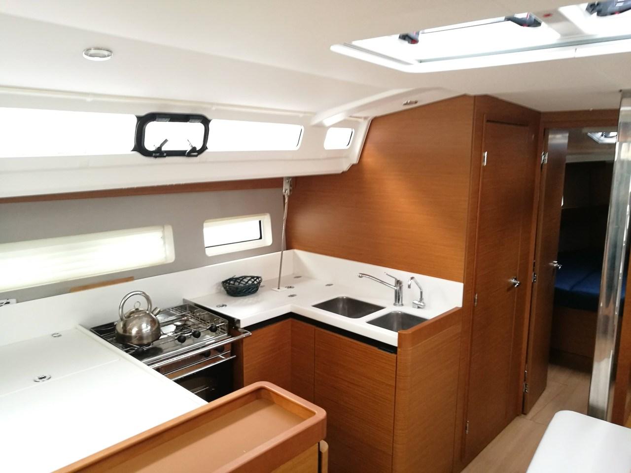 Sun Odyssey 440 - 4 cab., picture 6