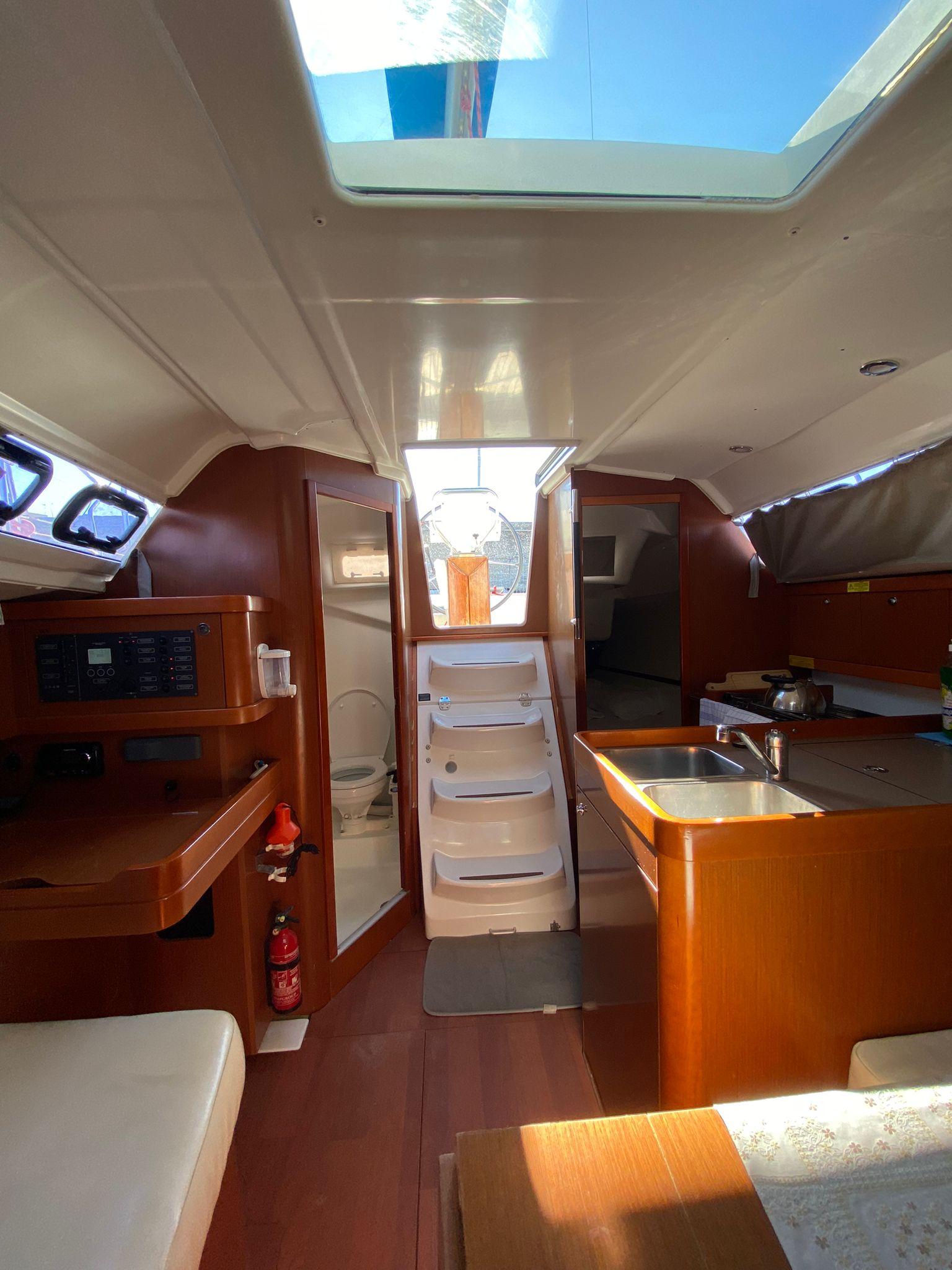 Oceanis 31, picture 7