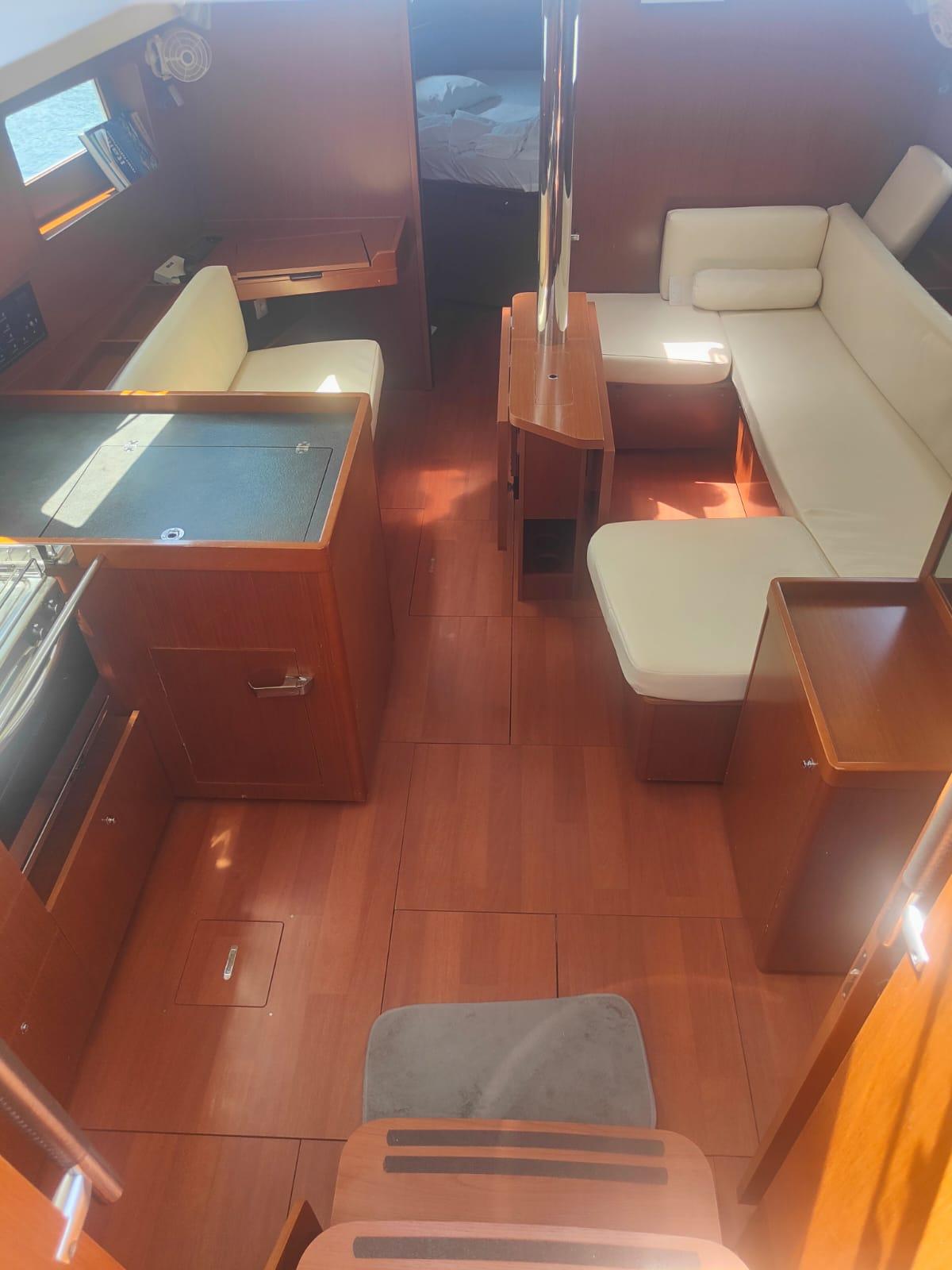 Oceanis 41.1, picture 8