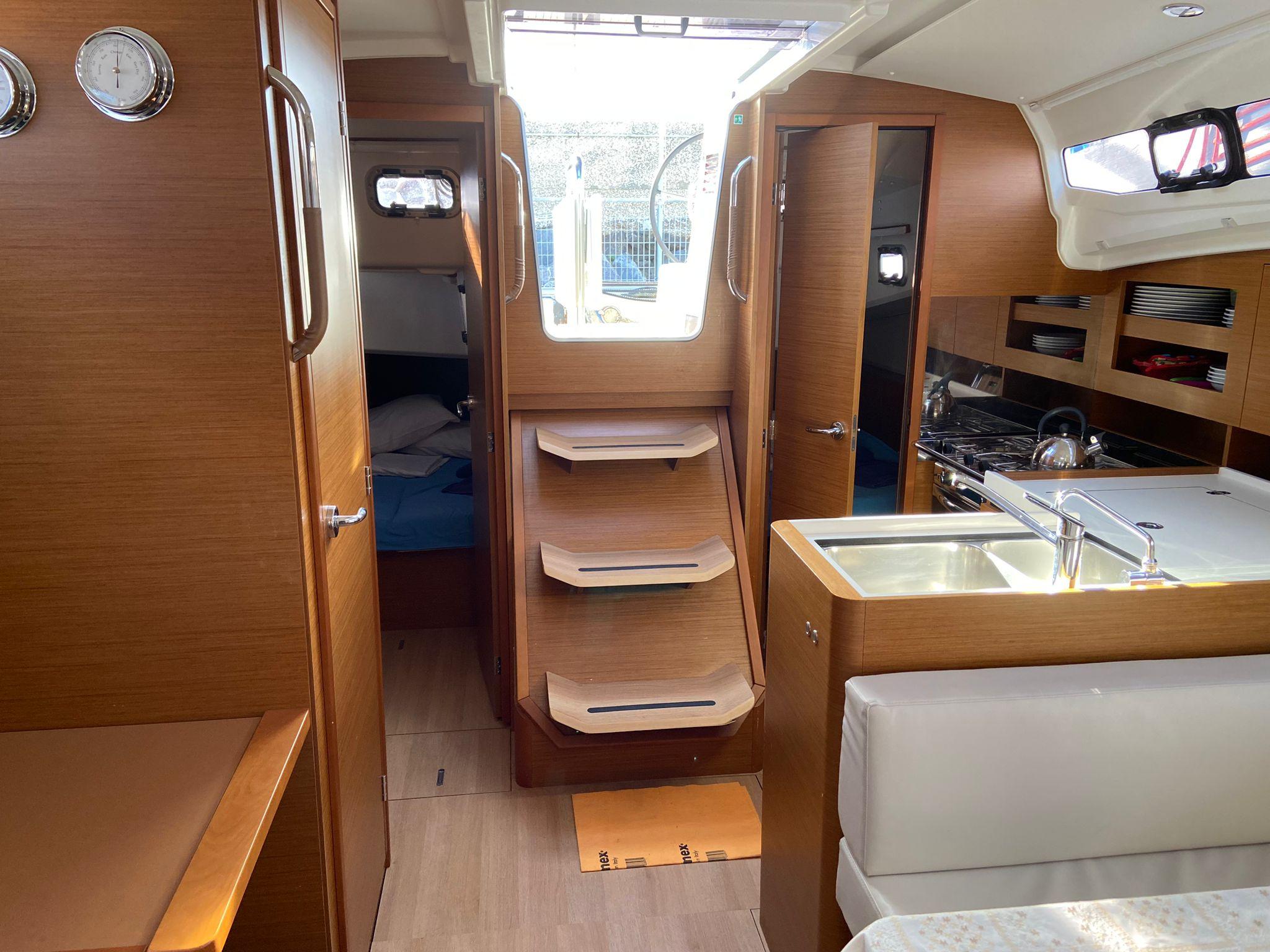 Sun Odyssey 380 - 3 cab., picture 9