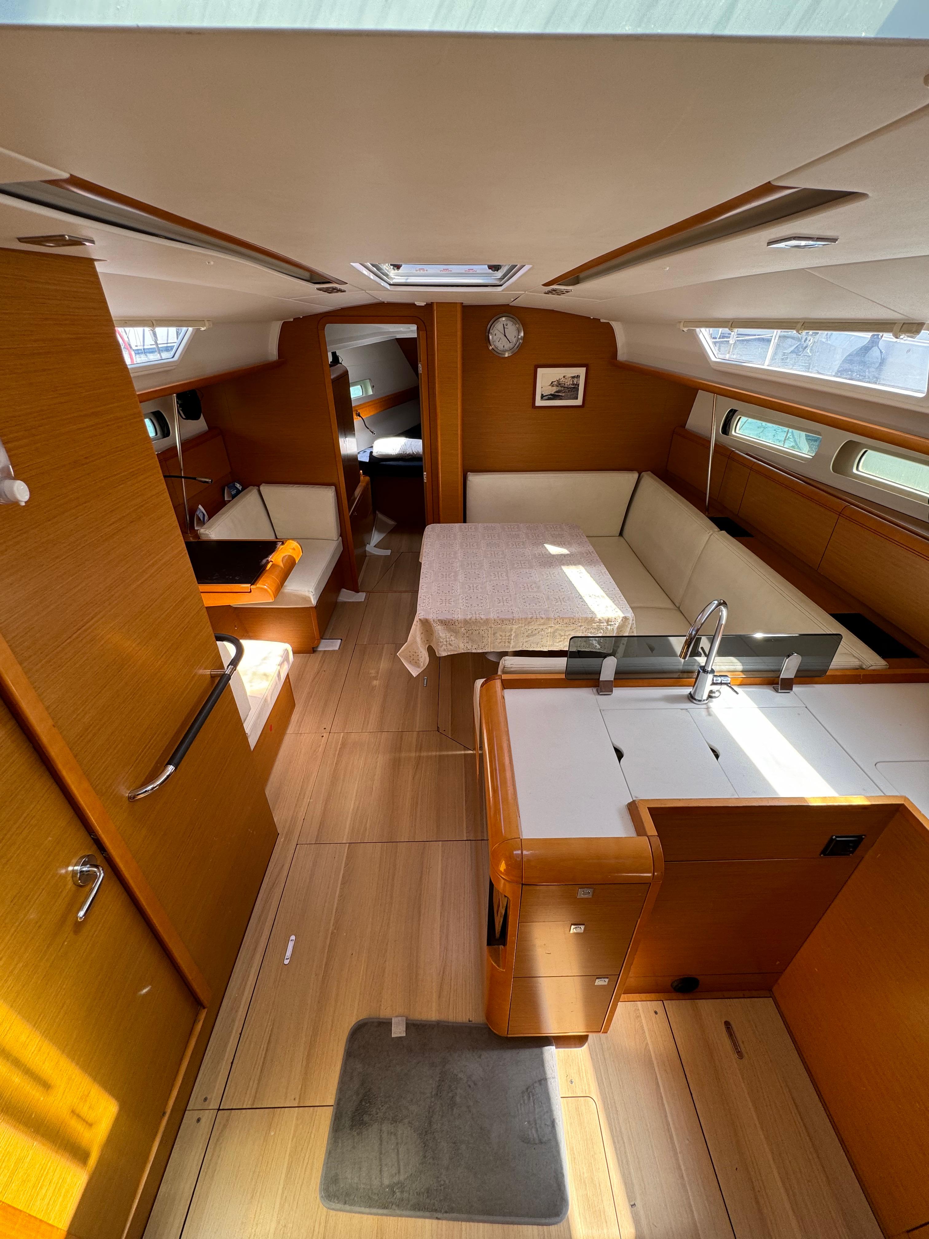 Sun Odyssey 409, picture 3