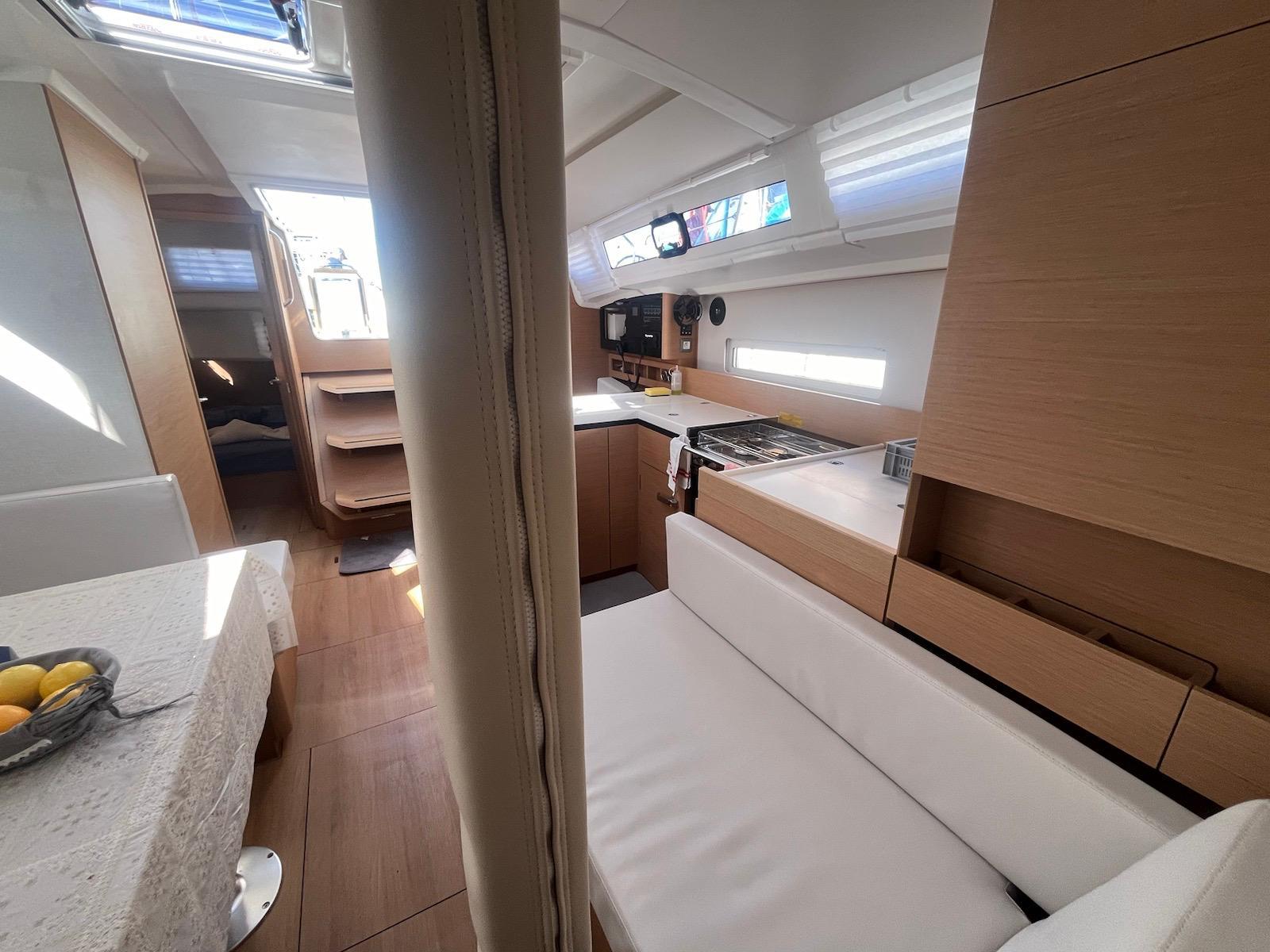Sun Odyssey 410 - 3 cab., picture 6