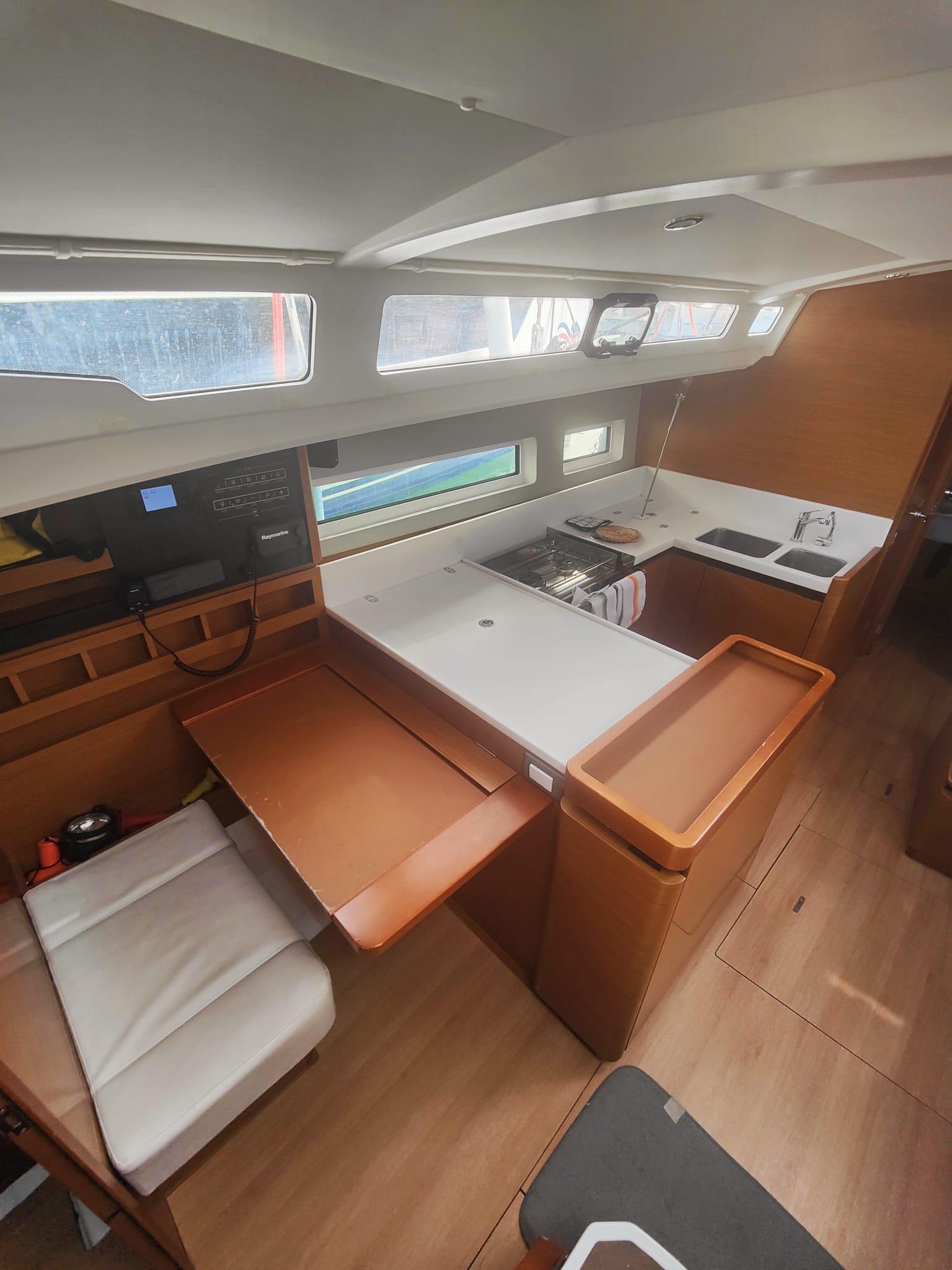 Sun Odyssey 440 - 4 cab., picture 6