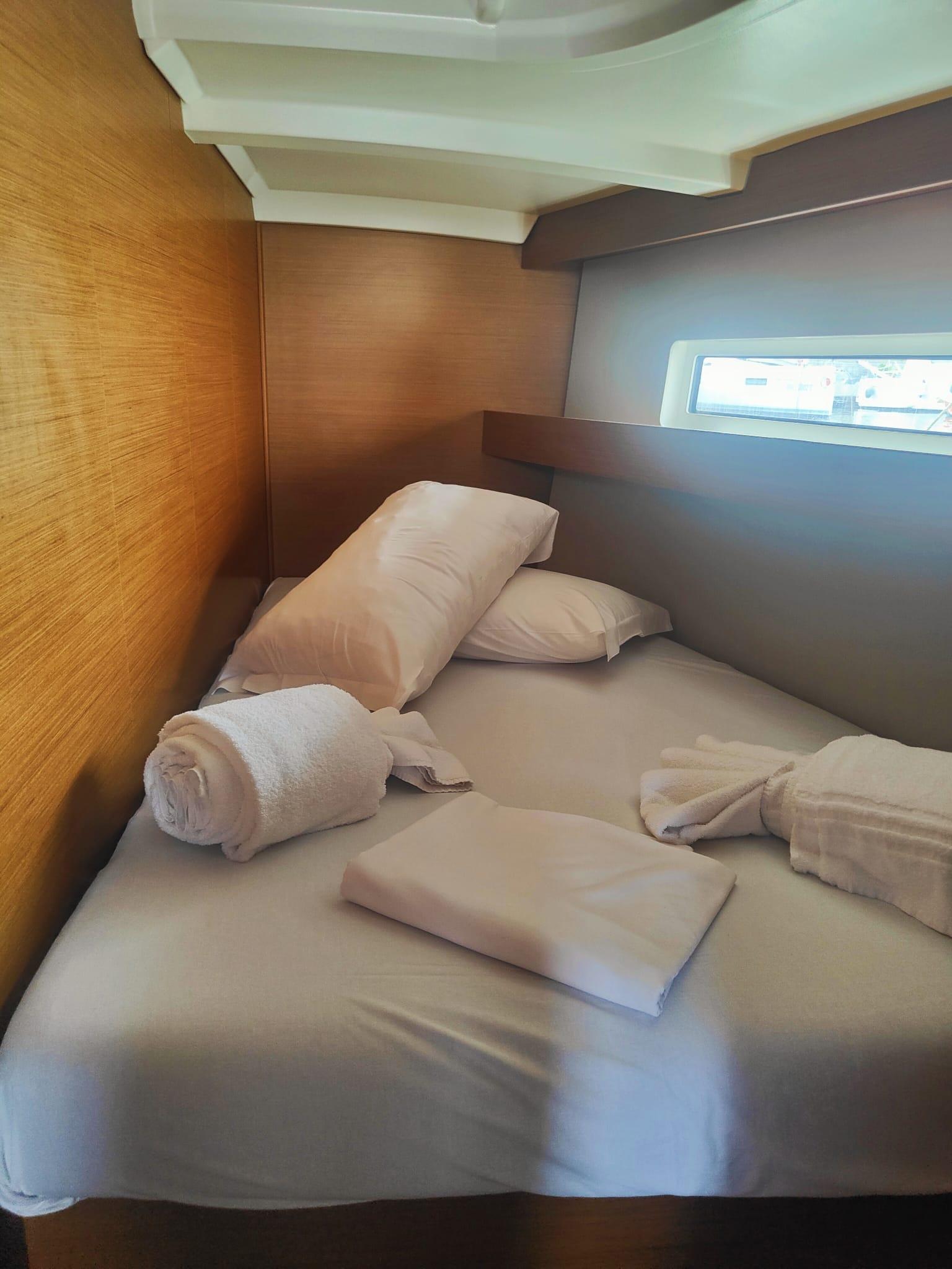 Sun Odyssey 440 - 4 cab., picture 7