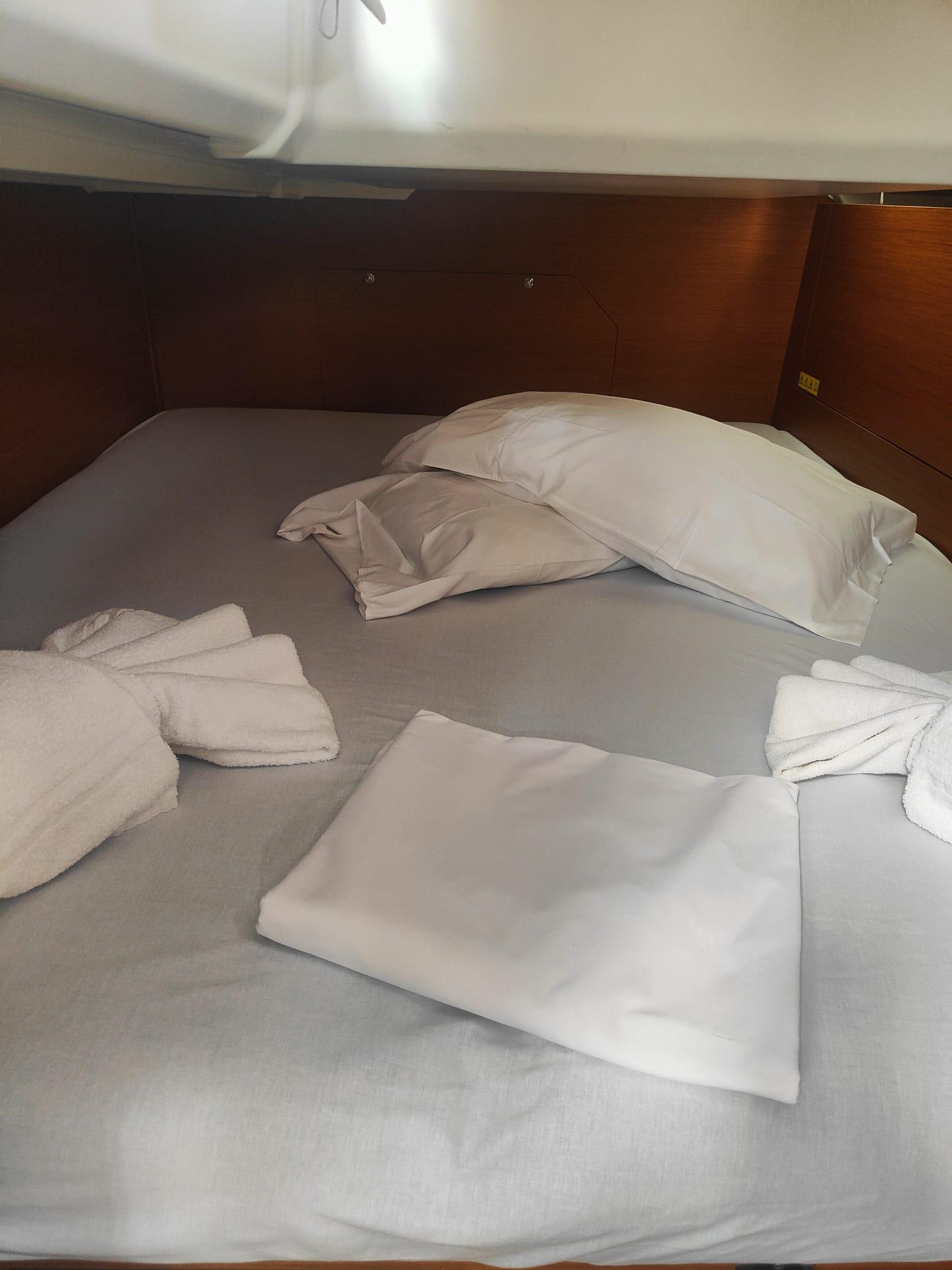 Sun Odyssey 440 - 4 cab., picture 3