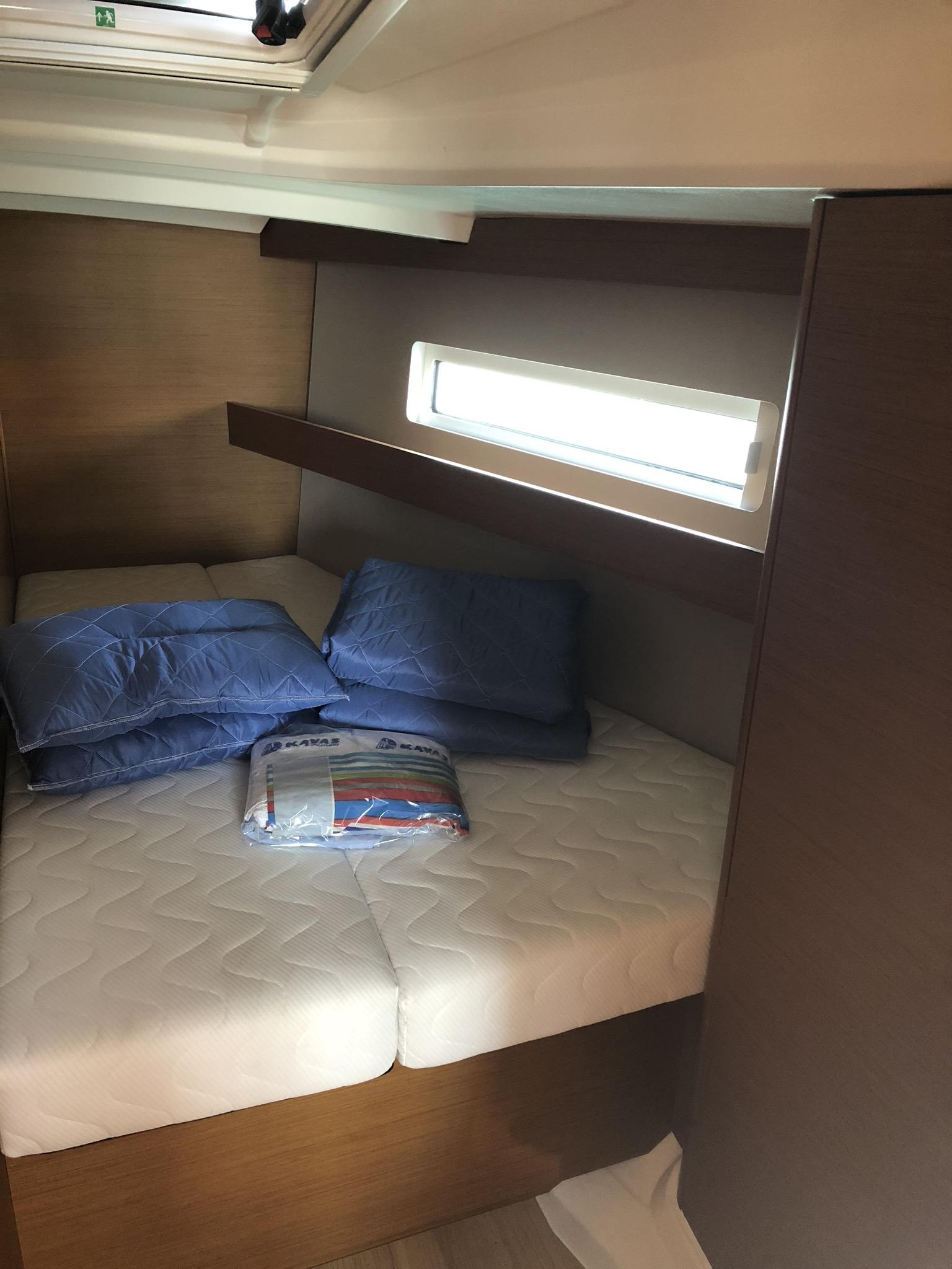 Sun Odyssey 440 - 4 cab., picture 7
