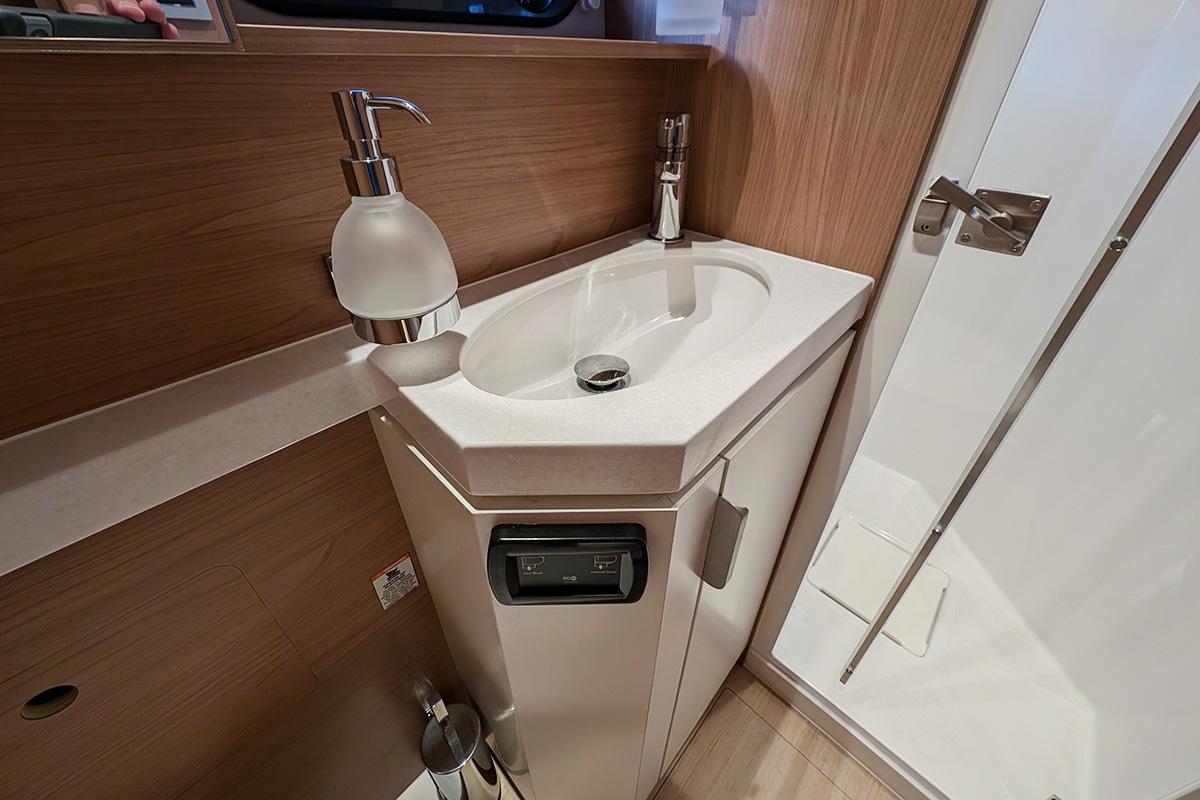 Bali 5.4 - 6 + 2 cab., picture 16